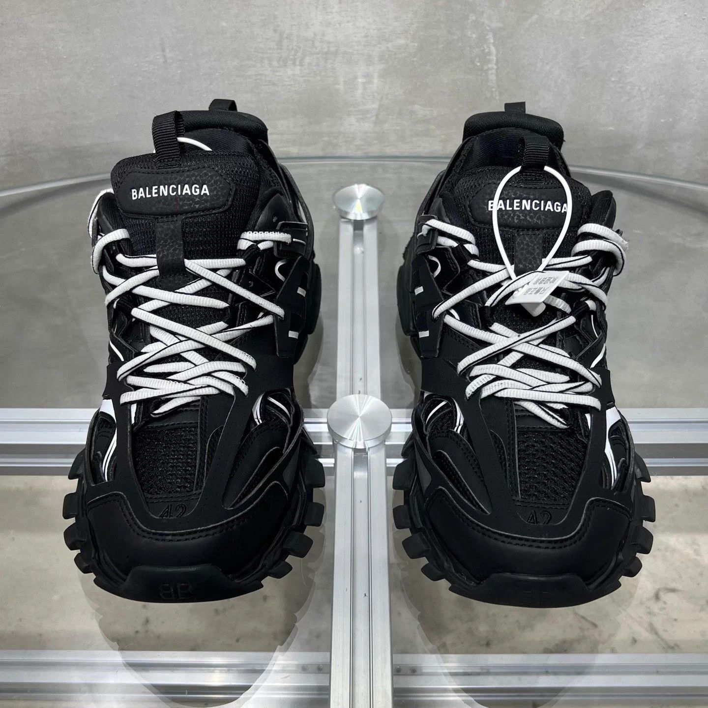 Balenciaga Balenciaga Track Dad Sneaker Black & White Size 42 Size US 9 / EU 42 - 1 Thumbnail