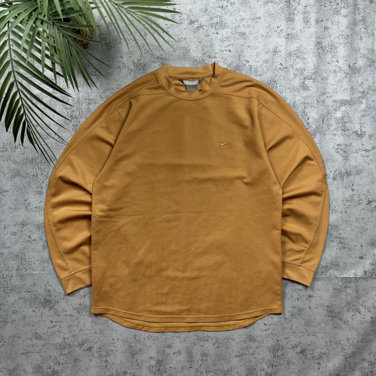 Nike 90s NIKE SWOOSH VINTAGE Y2K OVERSIZED LONGSLEEVE RETRO TEE Size US L / EU 52-54 / 3 - 1 Thumbnail