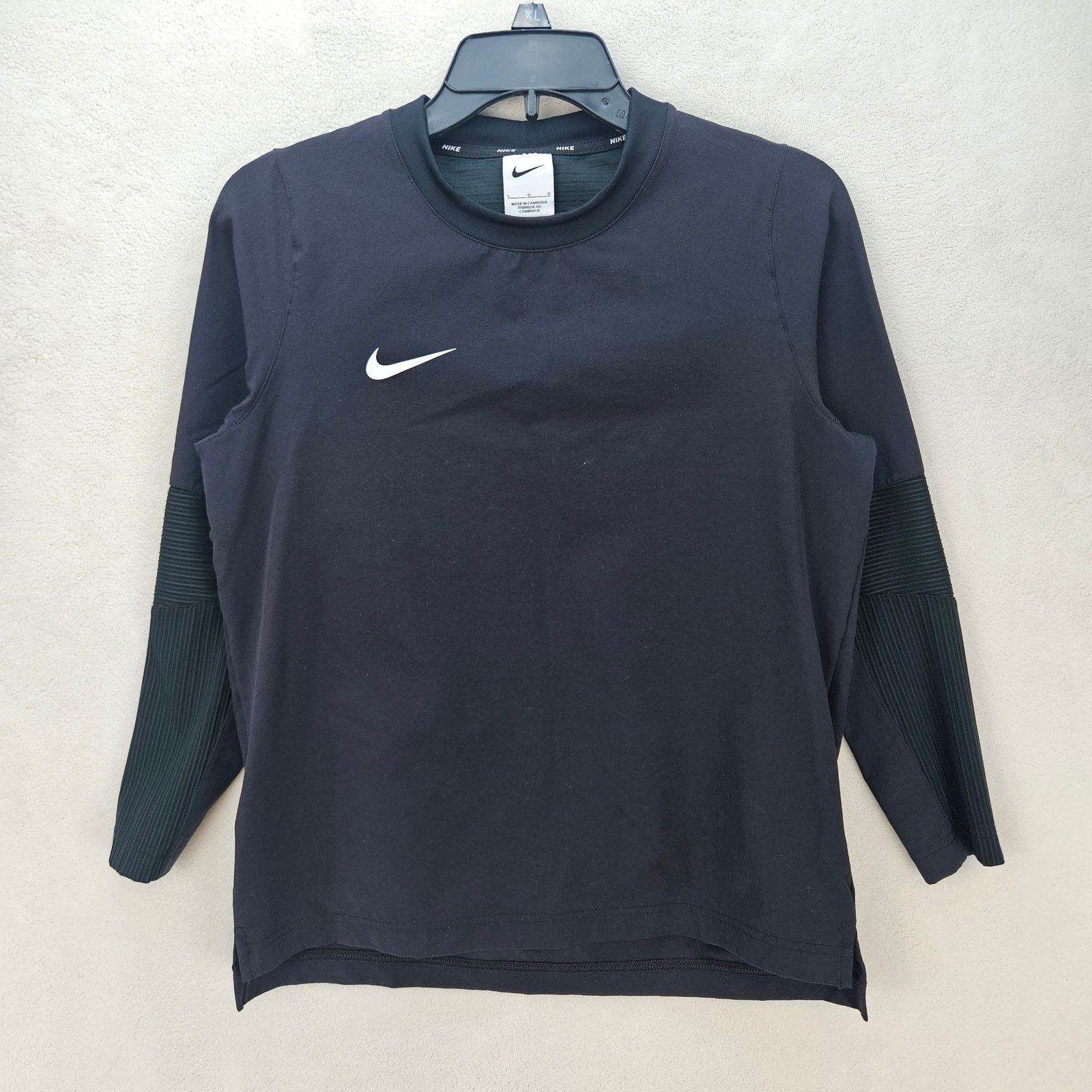 Nike NIKE KIDS LARGE BLACK ACTIVE LONG SLEEVE TSHIRT MATTE WICK Size US L / EU 52-54 / 3 - 1 Thumbnail