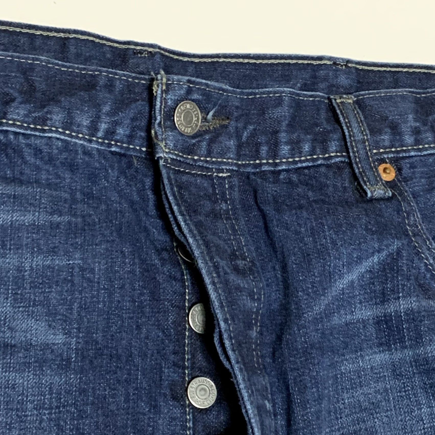 Levi's VINTAGE Levi's 501 Jeans Men 40x29 Straight Blue 100% Cotton Button Fly Regular Inseam 29in Size US 40 / EU 56 - 7 Thumbnail
