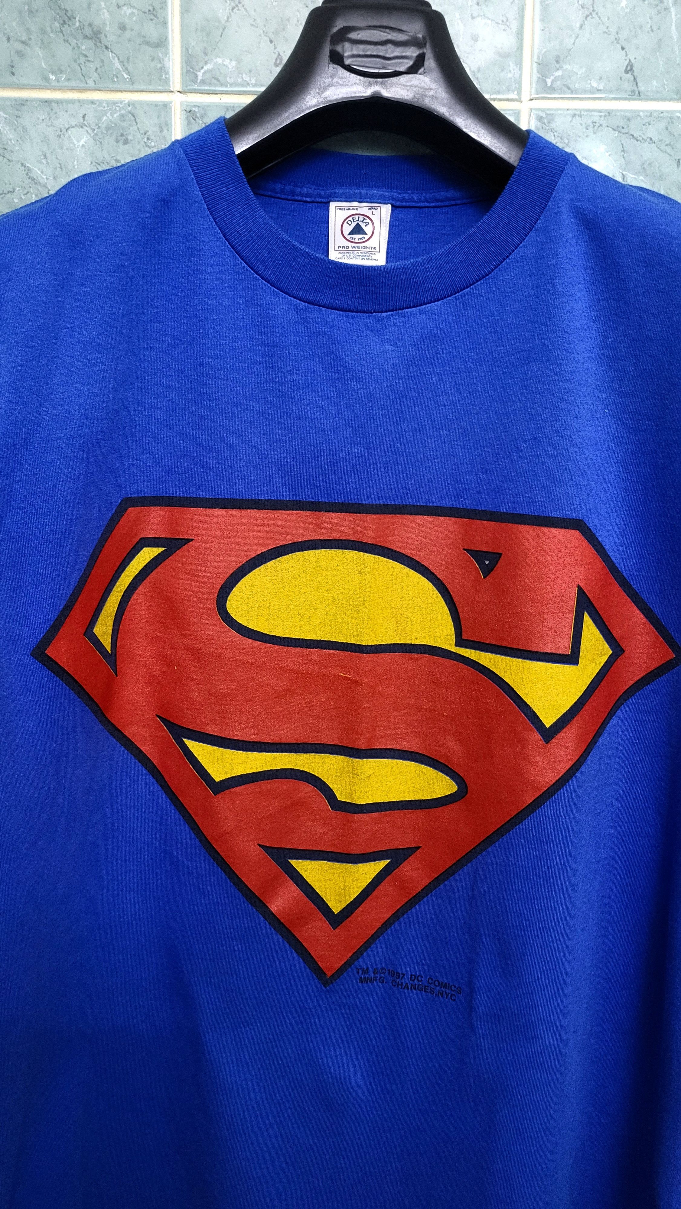 DC Comics Vintage 1997 Delta Superman T-Shirts L but fit XL Size US L / EU 52-54 / 3 - 3 Thumbnail