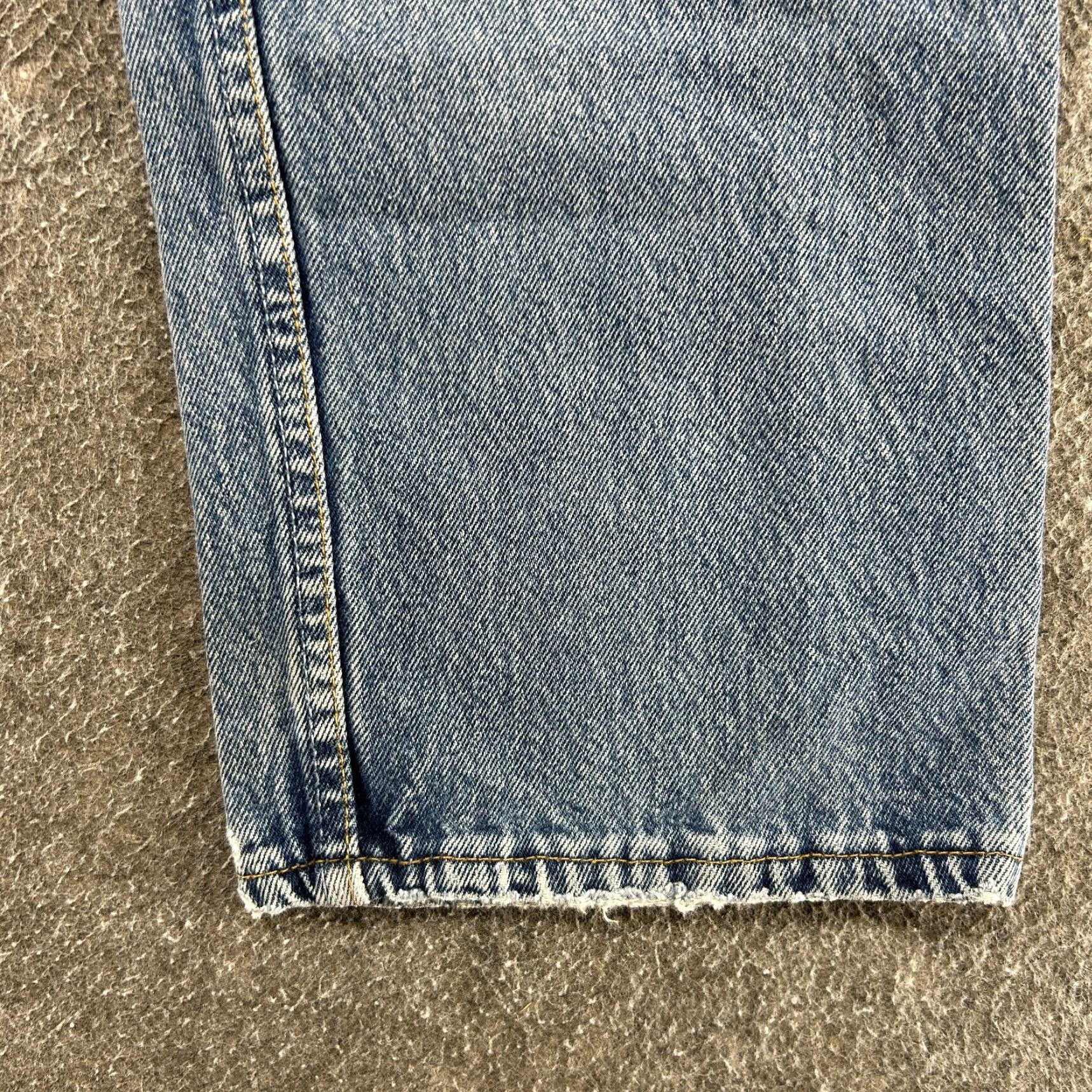 Levi's VINTAGE Levi's 501 Jeans Mens 36x30 Blue Straight Light Wash Distressed UK 90s Mens Size US 36 / EU 52 - 7 Thumbnail