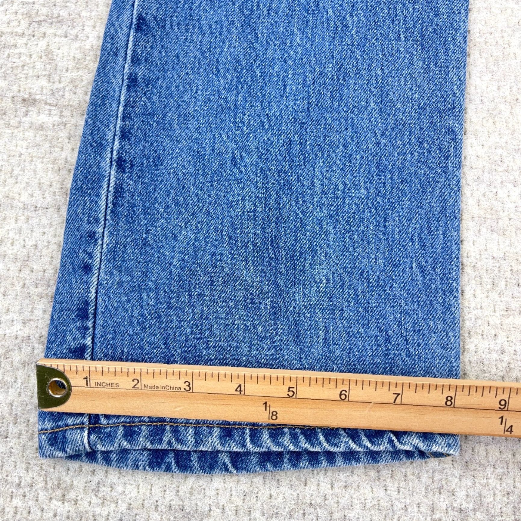 Levi's VINTAGE Levi's 505 Jeans Men 36x30 Straight Leg Regular Fit Medium Wash 90s Classic Blue Size US 36 / EU 52 - 7 Thumbnail