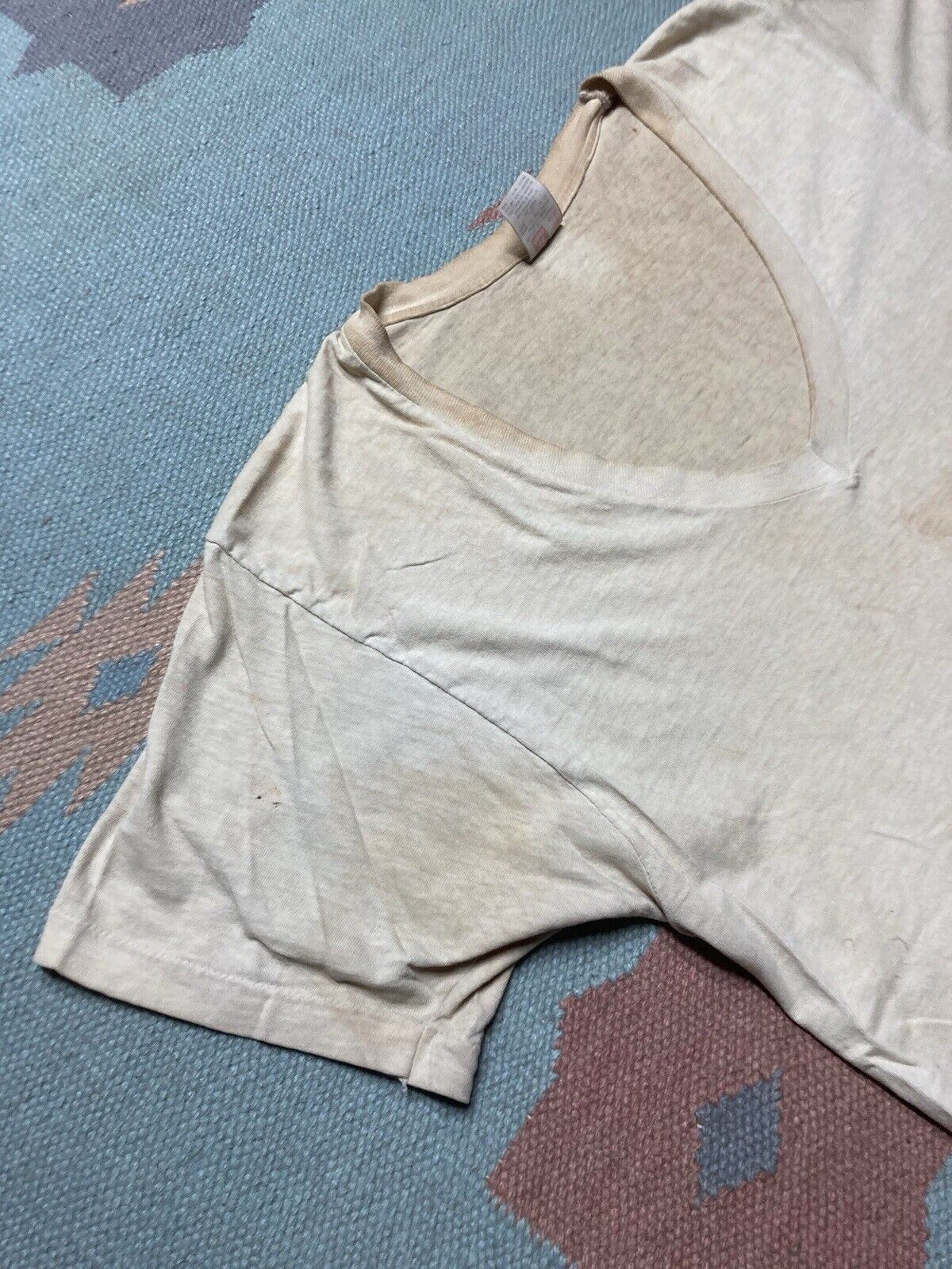 Hanes × Vintage VTG v neck t shirt blank white hanes stained grunge cotton L Size US L / EU 52-54 / 3 - 7 Thumbnail