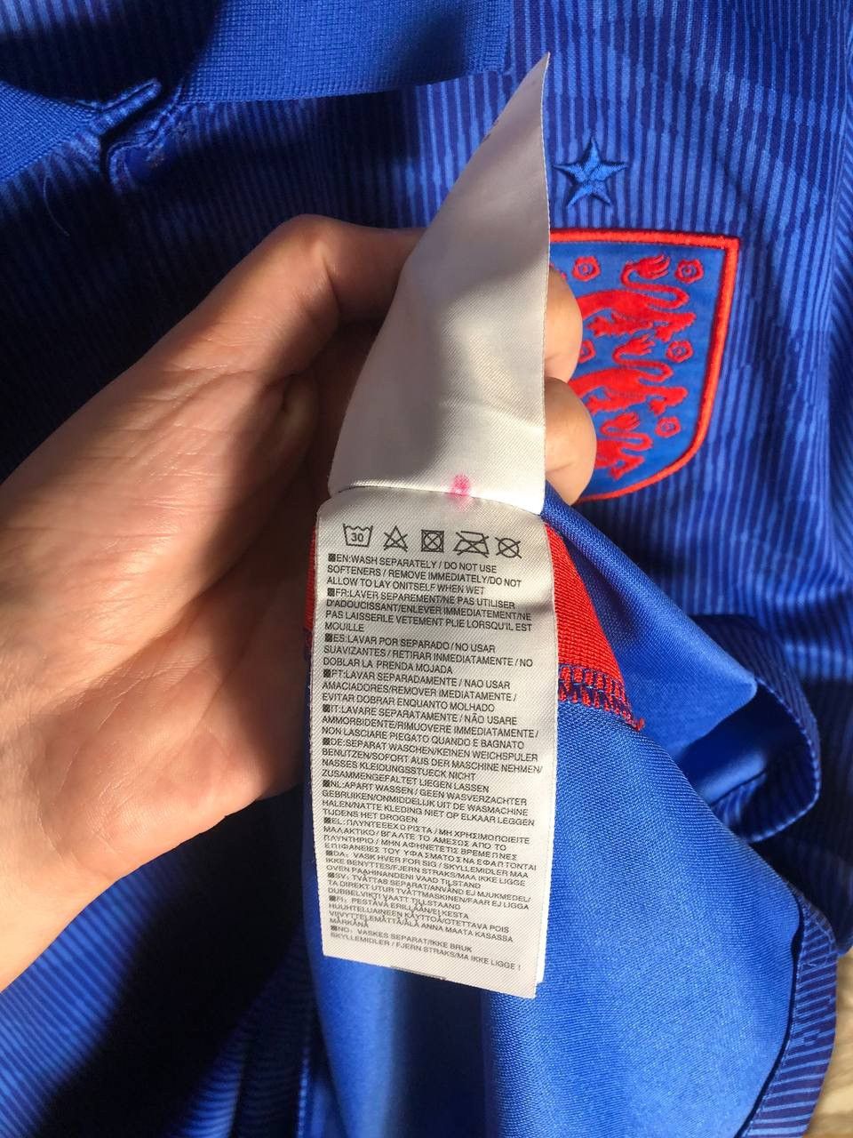 Nike VINTAGE NIKE ENGLAND RETRO SOCCER JERSEY MANCHESTER Y2K 90s Size US L / EU 52-54 / 3 - 7 Thumbnail