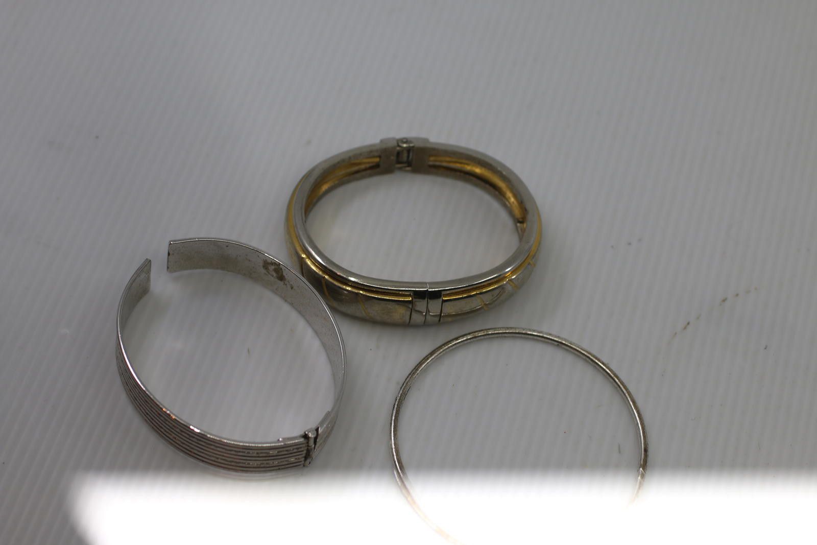 The Unbranded Brand Set of 3 Vintage Silver Engraved Multi Band Hinged Bangle Size ONE SIZE - 9 Thumbnail