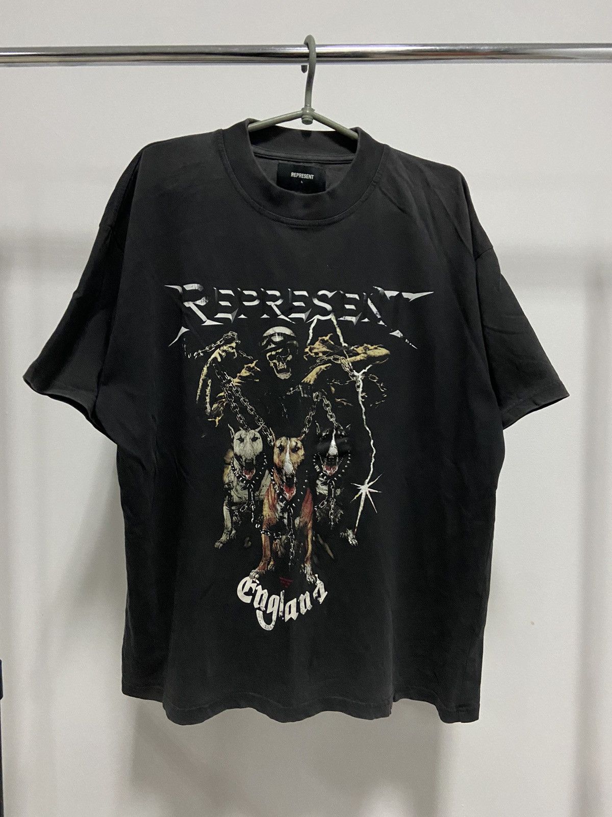 Represent Clo. × Vintage Represent t shirt dogs reaper big logo print vintage Size US L / EU 52-54 / 3 - 1 Thumbnail