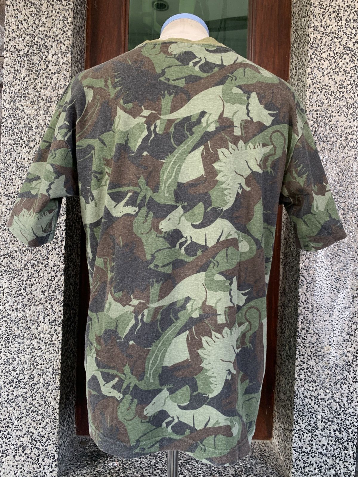 Universal Studios Vintage 90s Universal Studios Jurassic Park Movie Camo Tees Size US M / EU 48-50 / 2 - 6 Thumbnail