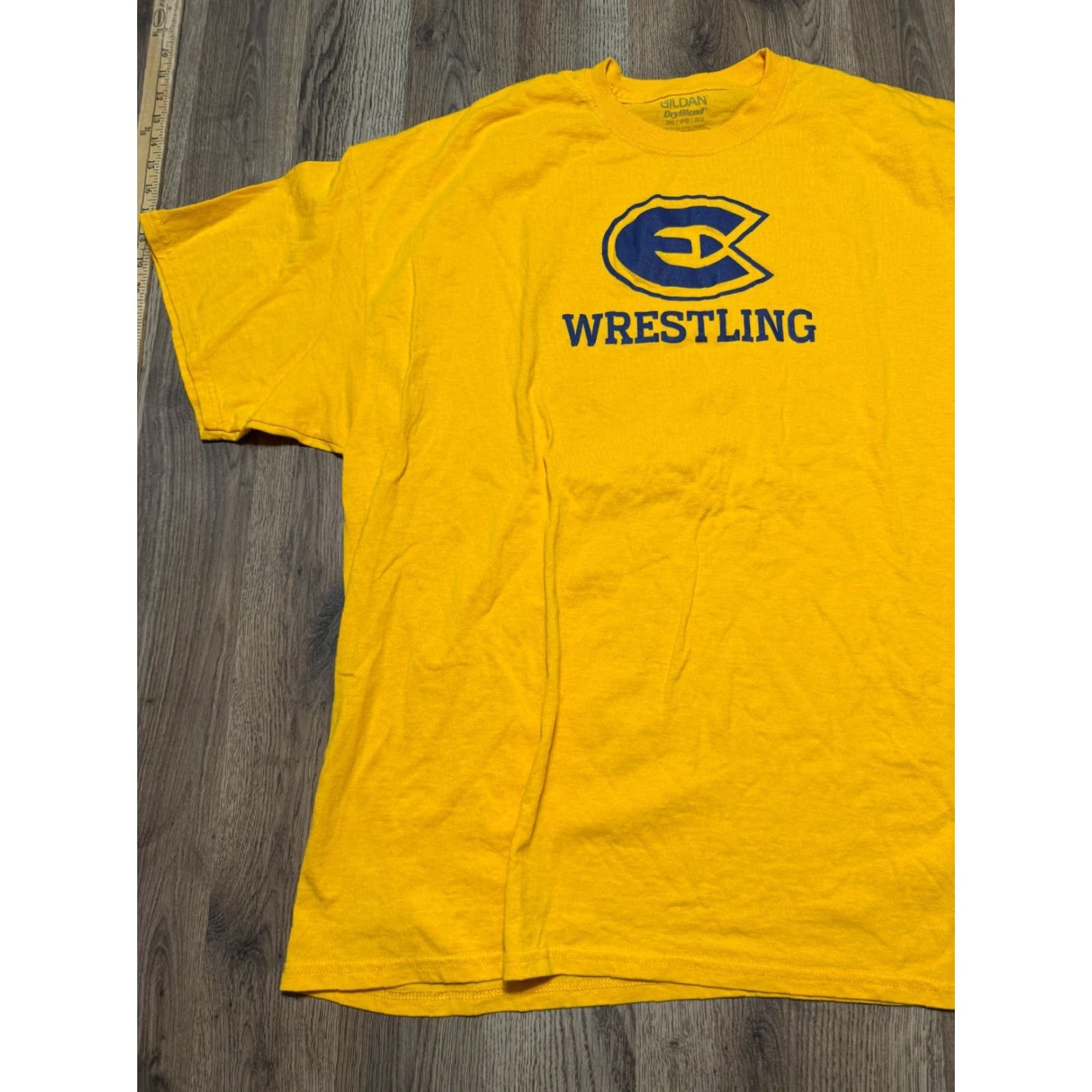 Gildan Gildan Shirt Men 2XL T-Shirt Crew Neck Cotton Yellow Blue Eau Claire Wisconsin Wrestling Sports Regular Vintage N/A? Size US XXL / EU 58 / 5 - 3 Thumbnail