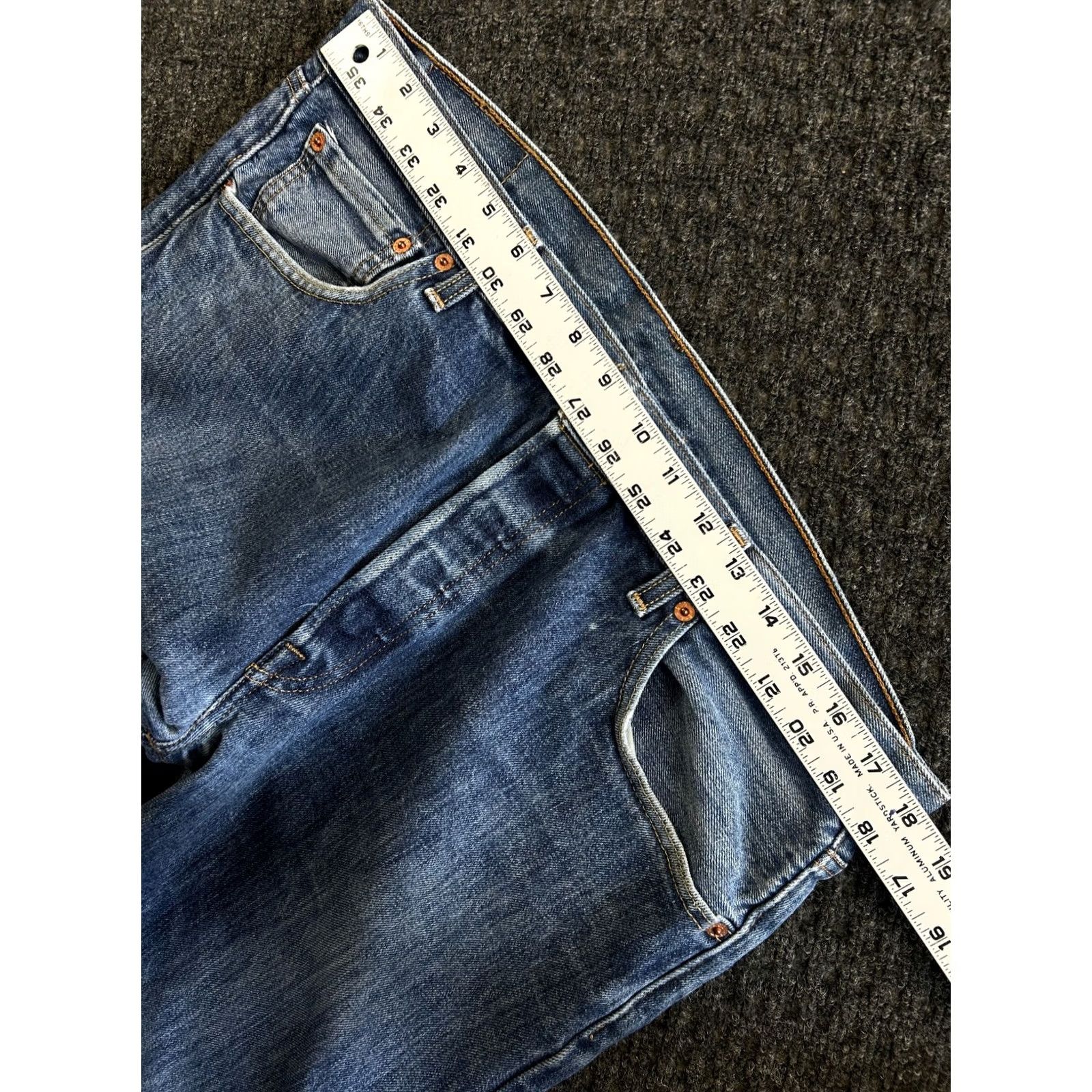 Levi's VINTAGE Levi’s 501 Jeans 36 x 30 Men’s Denim Medium Wash Button Fly Grunge Skate Jeans Retro 90s Mens Size US 36 / EU 52 - 5 Thumbnail