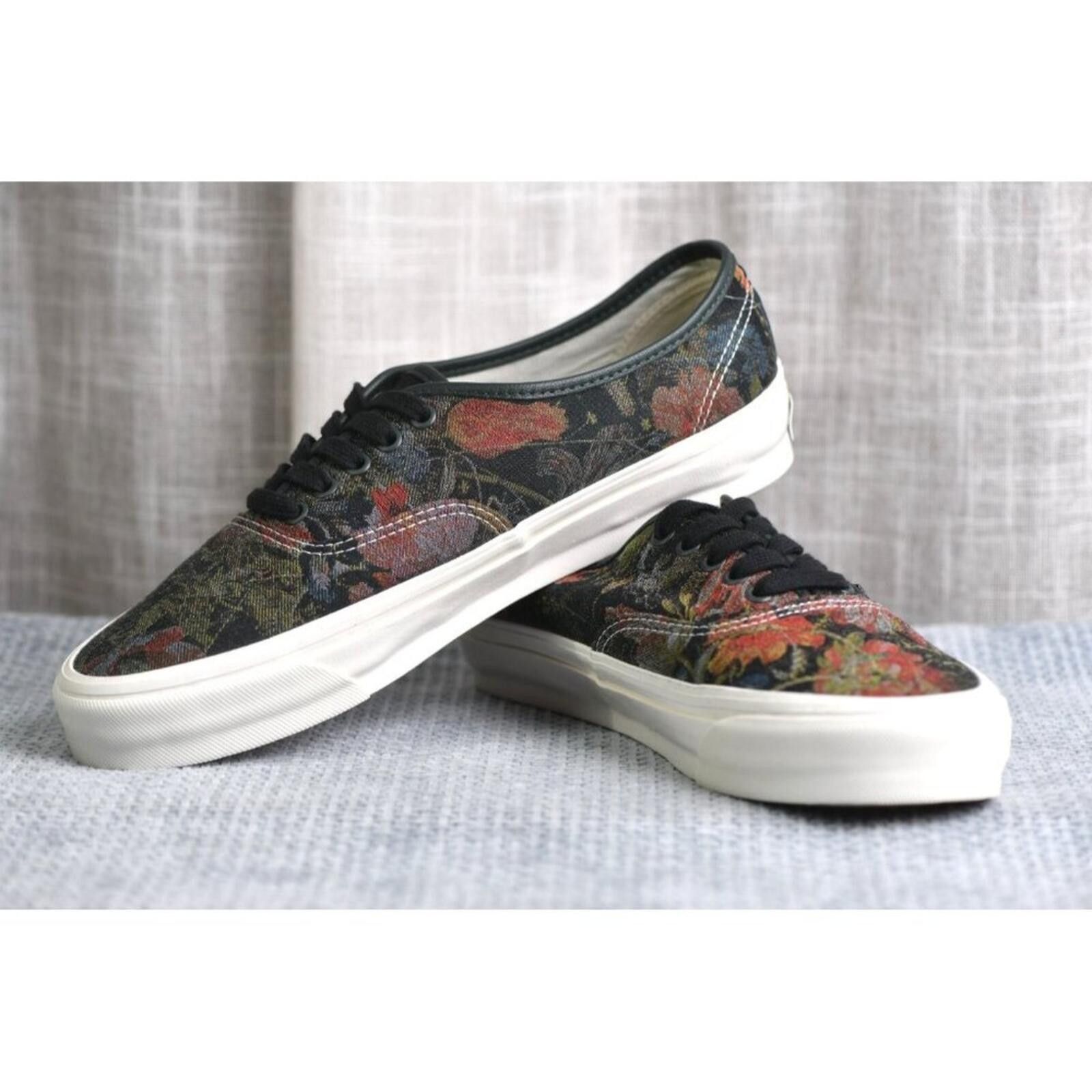 Vans VANS U LX AUTHENTIC REISSUE 44 JACQUARD FLORAL Size US 11 / EU 44 - 6 Thumbnail