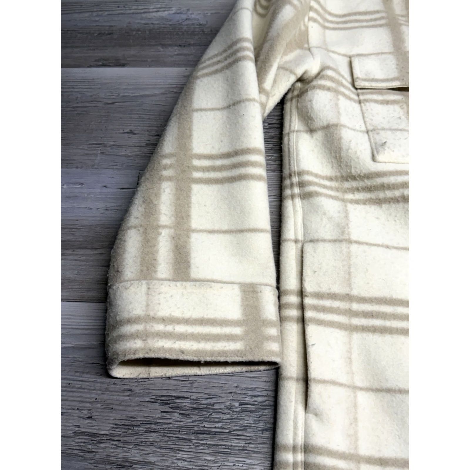 Vuori Vuori Flannel Shirt Jacket M Beige Plaid Lined Snap Shacket Button-Up Men Size US M / EU 48-50 / 2 - 6 Thumbnail