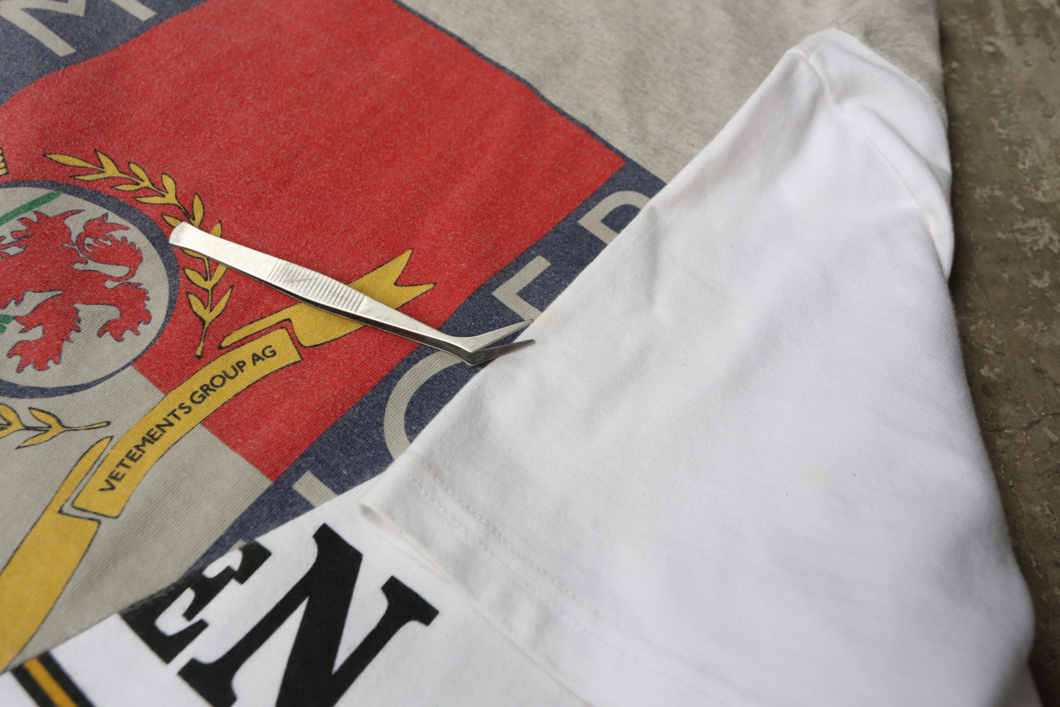 Tommy Hilfiger × Vetements Vetements - Tommy Hilfiger - S/S 18 - Logo Patchwork Tee Size US L / EU 52-54 / 3 - 4 Thumbnail