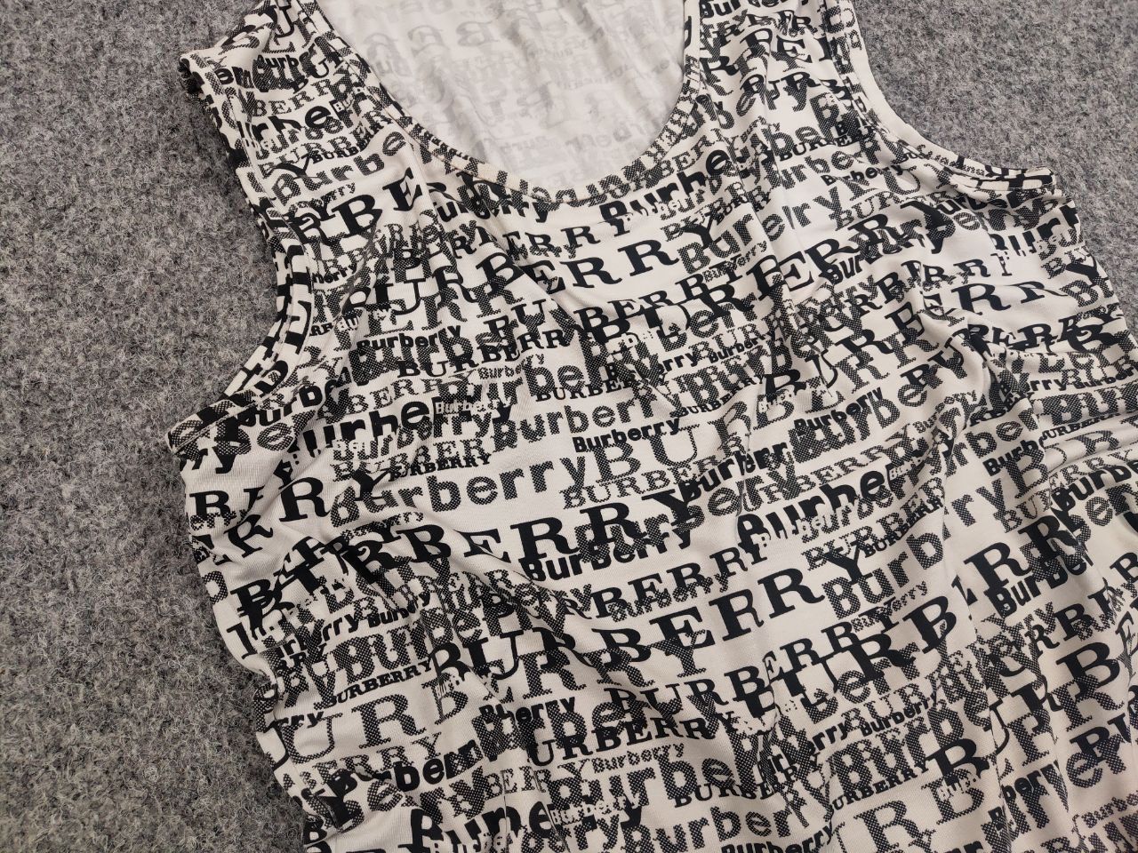 Burberry Burberry Vintage Authentic monogram Women's T-shirt tank top Size M / US 6-8 / IT 42-44 - 9 Thumbnail