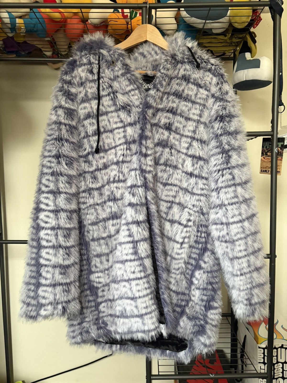 Supreme Supreme SS22 Faux Fur Hooded Coat Purple Size US L / EU 52-54 / 3 - 1 Thumbnail