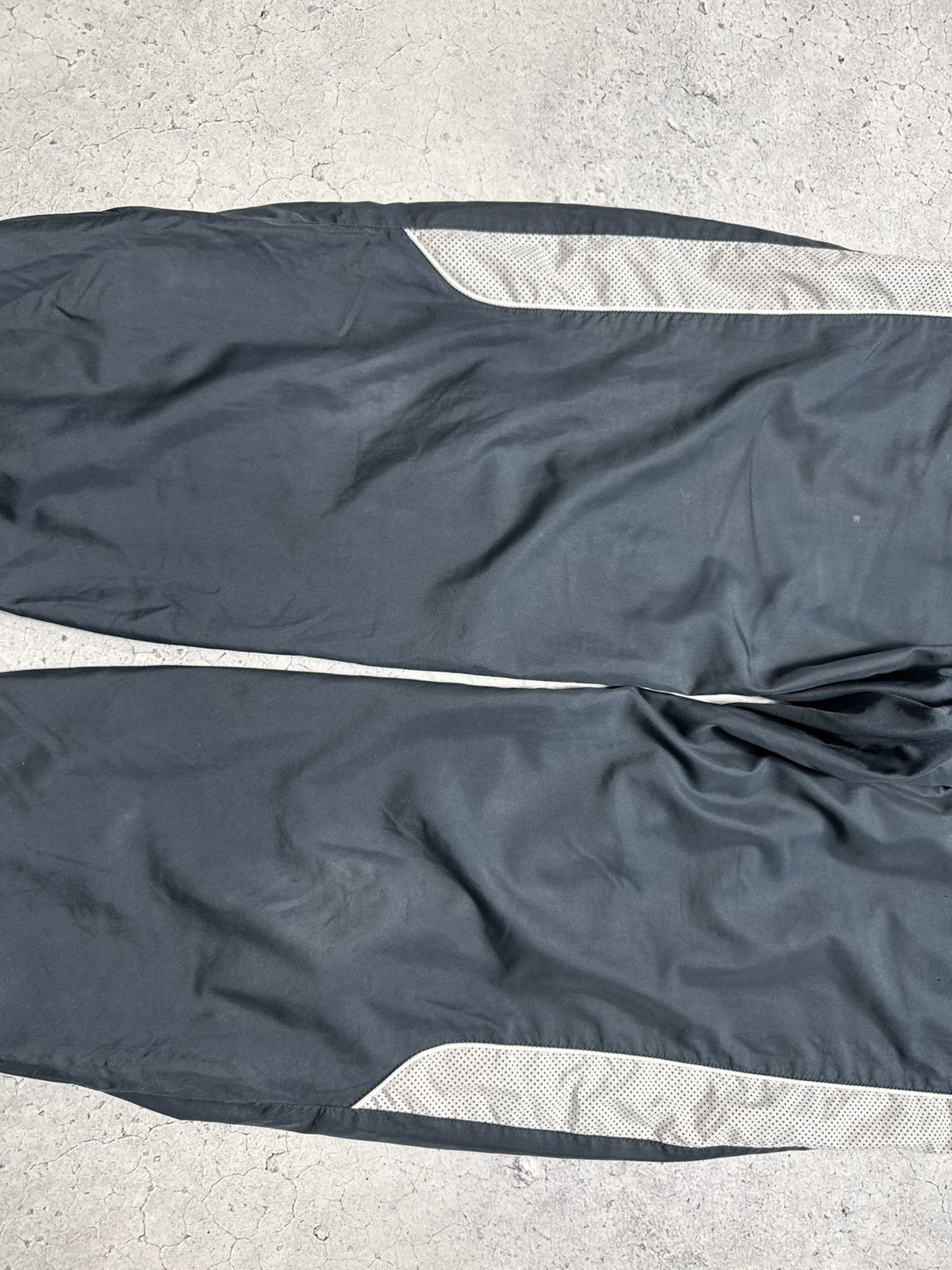 Nike Nike Nylon Track Pants Baggy Drill Y2K Swoosh Hype Vintage Size US 36 / EU 52 - 4 Thumbnail