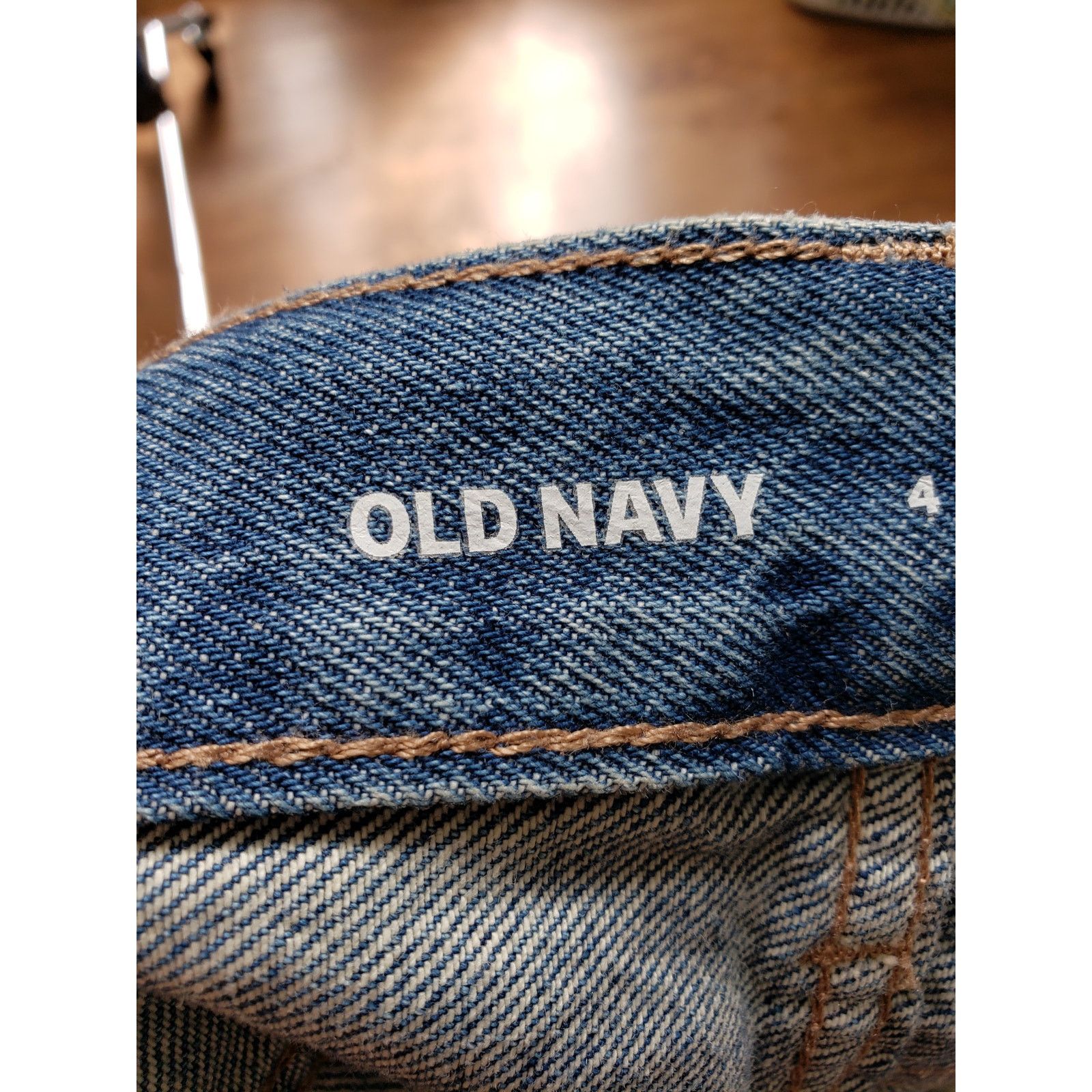 Old Navy Old Navy Cut Off Shorts Women Size 4 Blue High Rise Straight Size 27" / US 4 / IT 40 - 3 Thumbnail