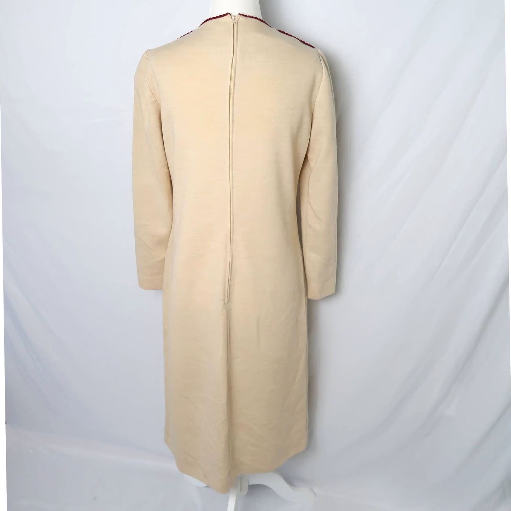 Vintage VINTAGE 70s Leslie Fay tan long sleeve midi shift dress M Shirt Adult Womens Size M / US 6-8 / IT 42-44 - 5 Thumbnail