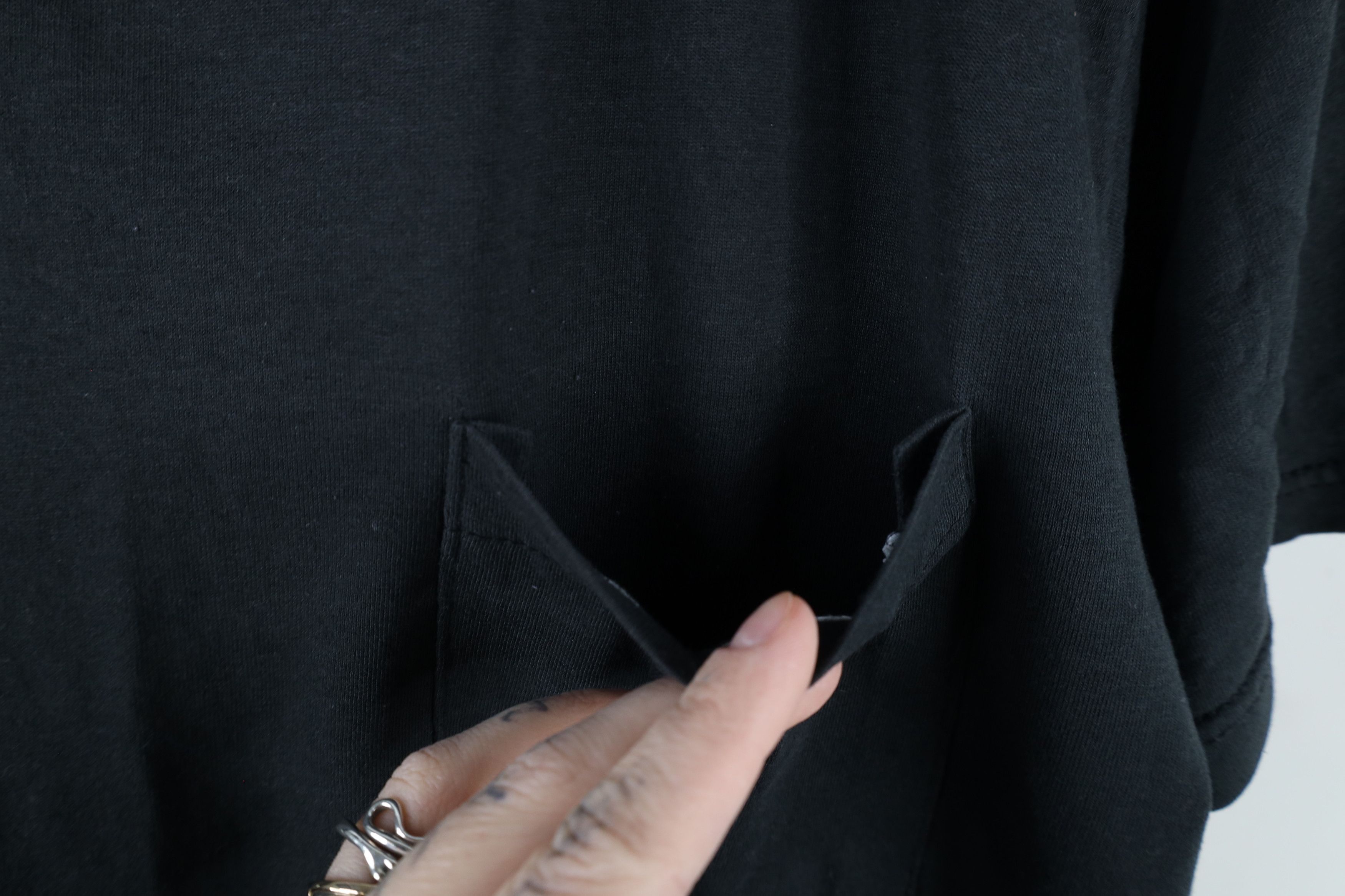 Vintage Vintage 90s Streetwear Blank Thin Pocket T-Shirt Black Size US M / EU 48-50 / 2 - 7 Thumbnail