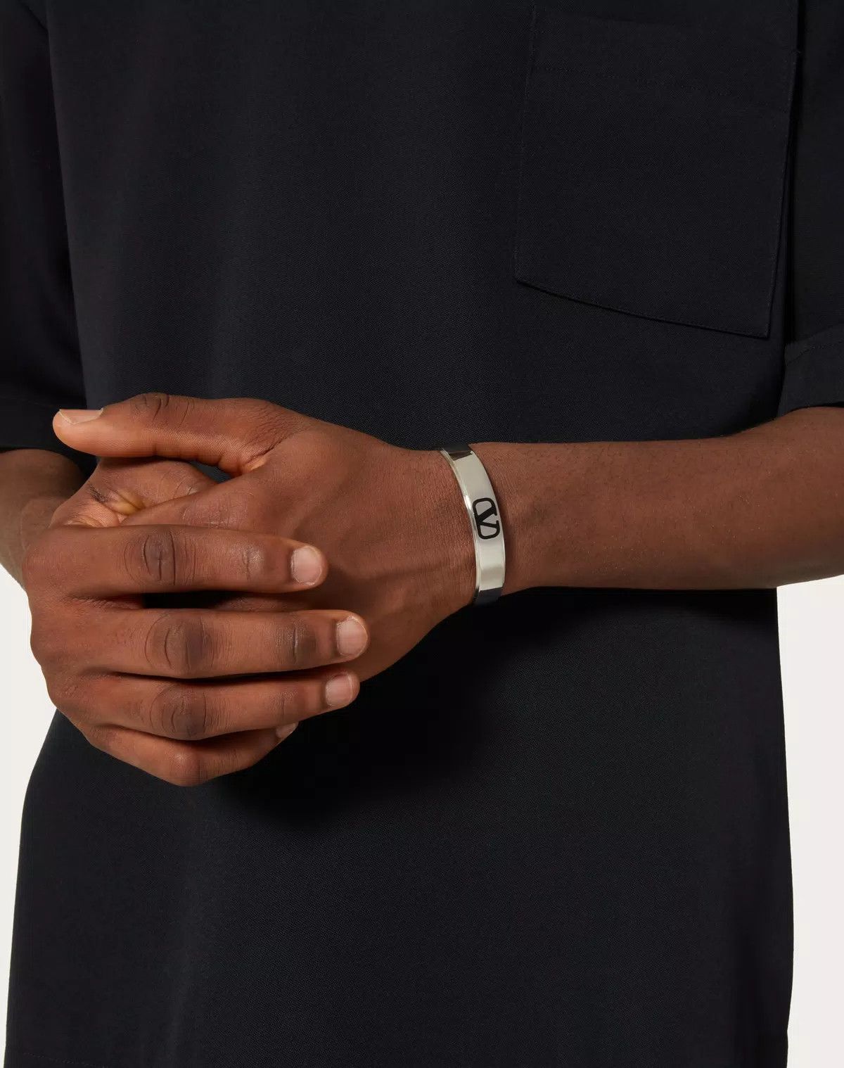 Valentino oc11z0725 Size:Medium/ Metal And Enamel Cuff in Silver Size ONE SIZE - 5 Thumbnail