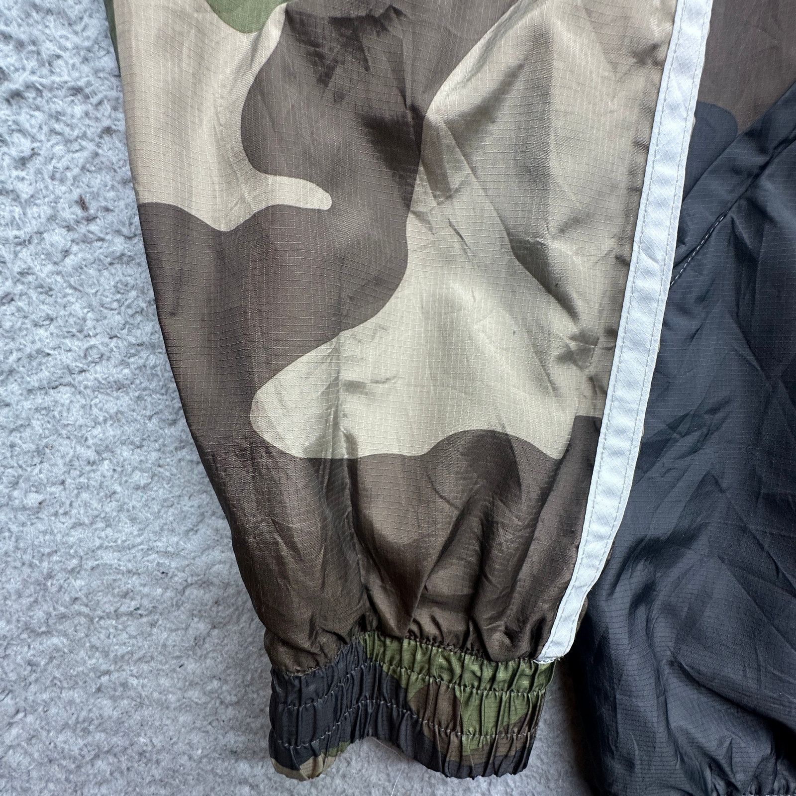 Adidas Adidas Originals Camo Windbreaker Hooded Jacket Large Size US L / EU 52-54 / 3 - 4 Thumbnail