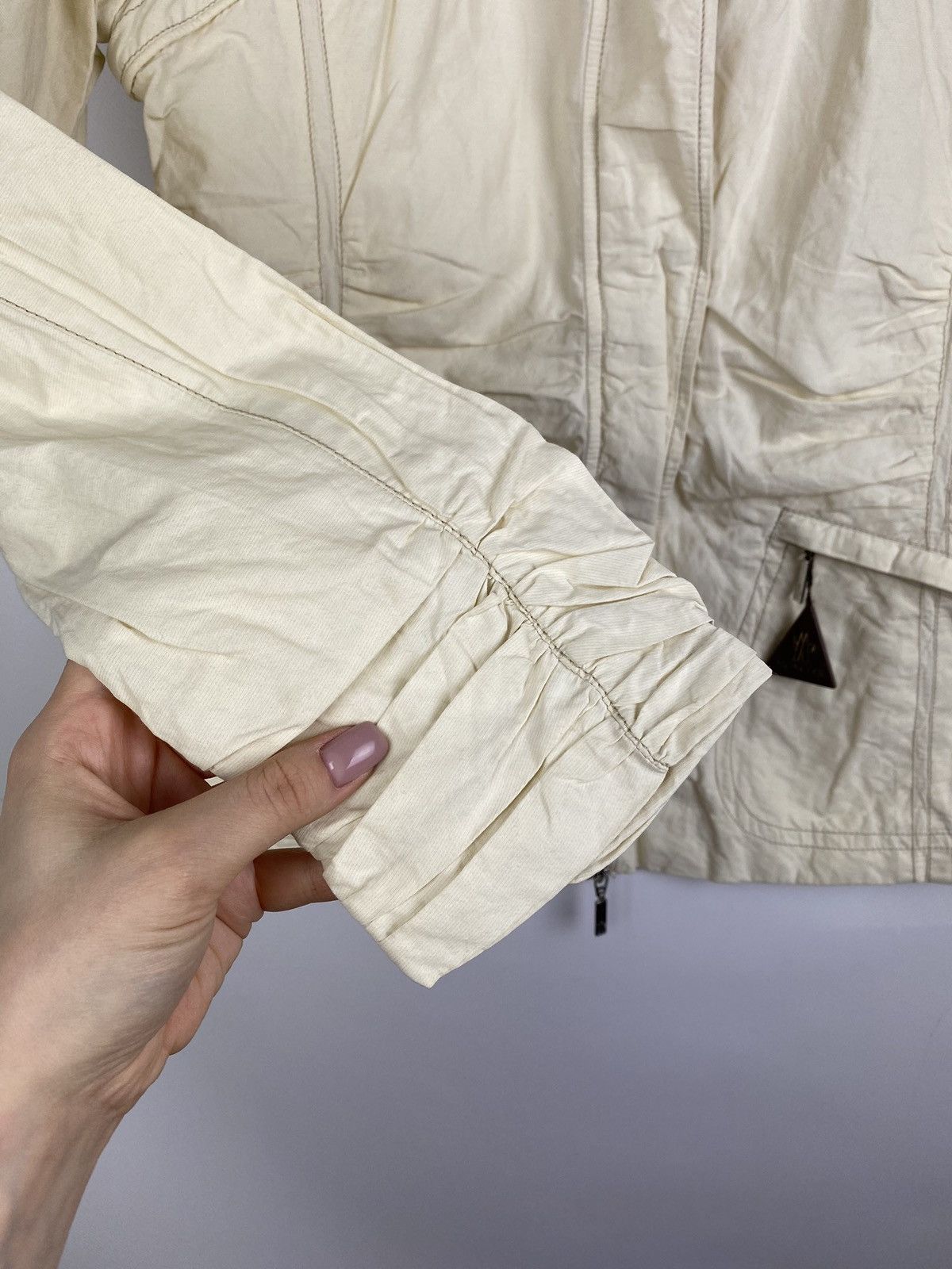 Moncler Moncler vintage ladies full zip jacket size 3 beige Size S / US 4 / IT 40 - 14 Thumbnail