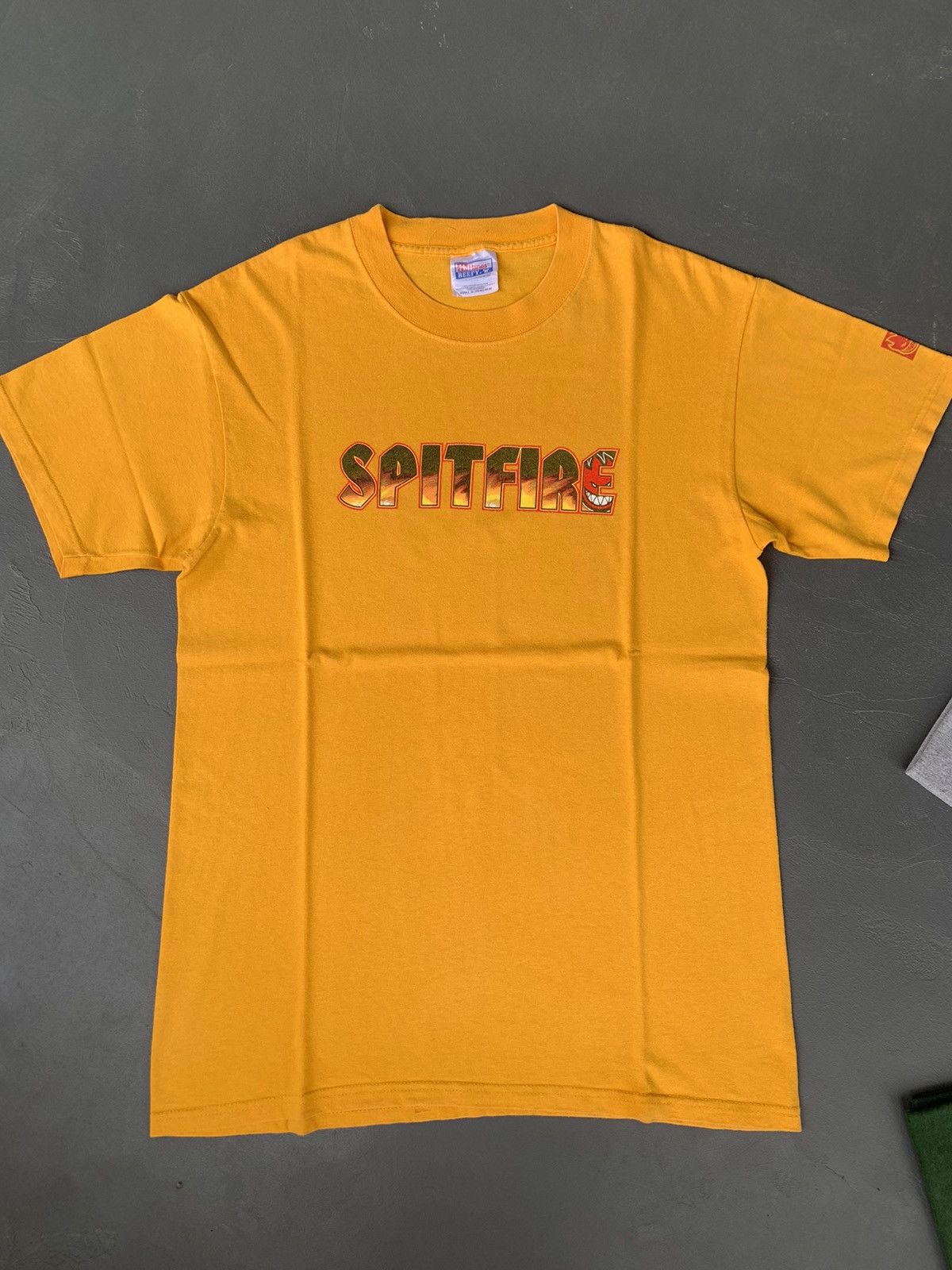 Hanes vintage 90s spitfire Size US M / EU 48-50 / 2 - 3 Thumbnail
