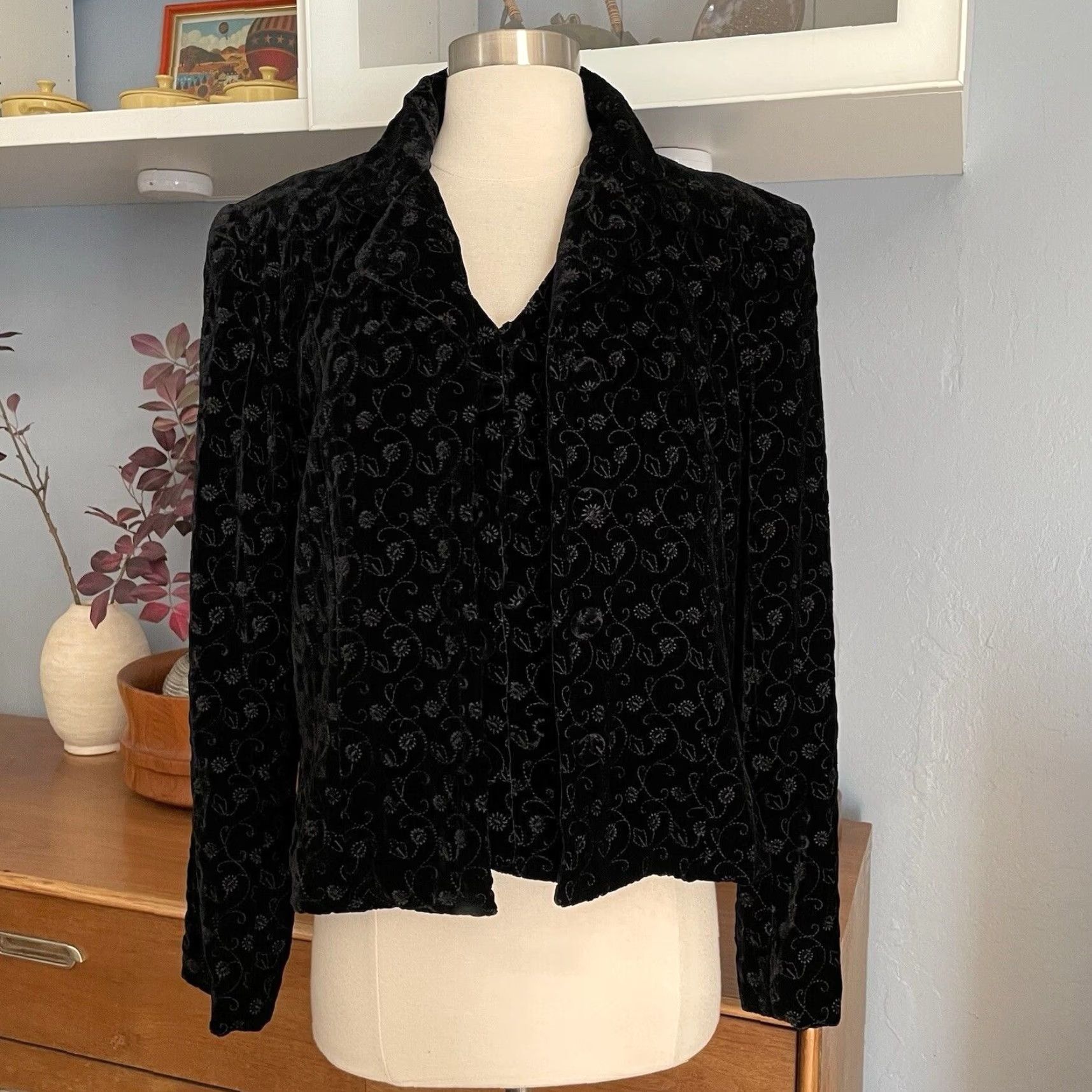 Laura Ashley VINTAGE Laura Ashley 3pc Embroidered Black Velvet Jacket Vest Skirt Suit Womens M Size 32" / US 10 / IT 46 - 3 Thumbnail