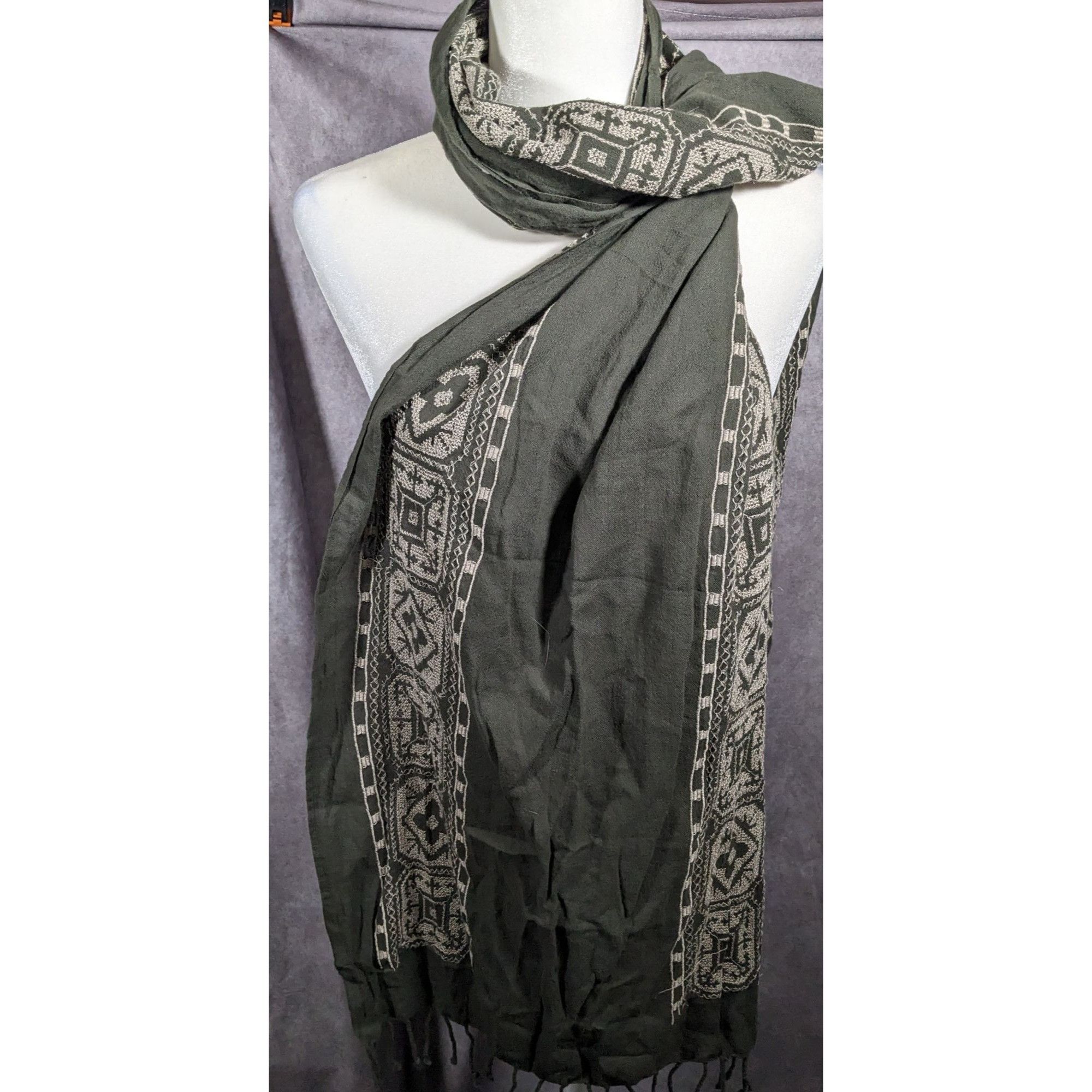 Other Vintage Green And White Floral Embroidered Scarf Size ONE SIZE - 7 Thumbnail