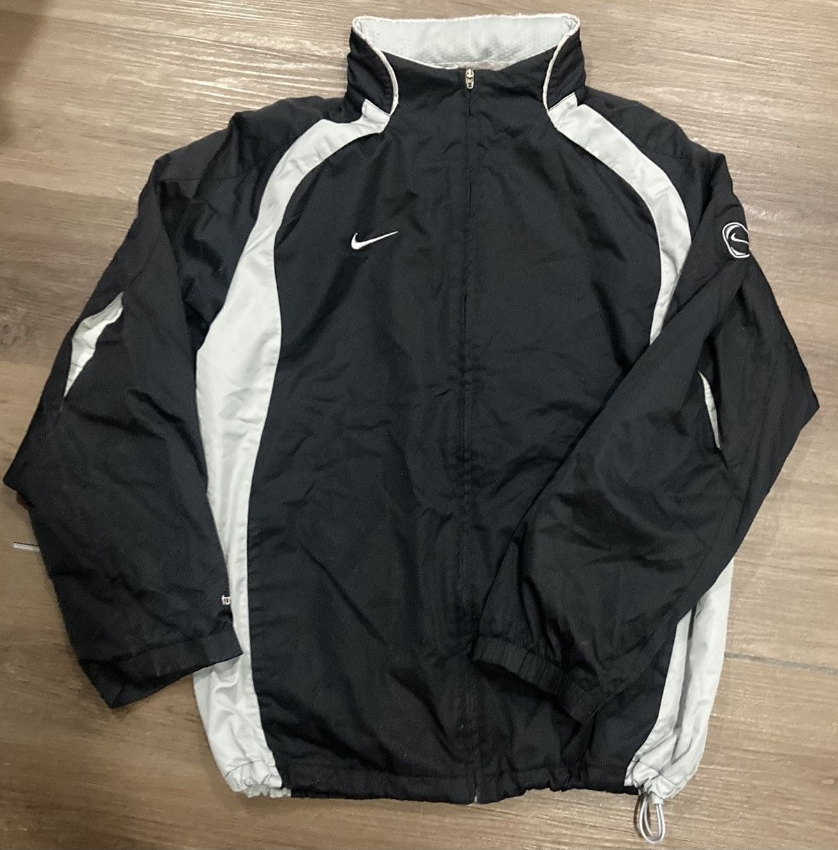 Nike Vintage Nike Technical Training Windbreaker Hoodie Size US L / EU 52-54 / 3 - 1 Thumbnail