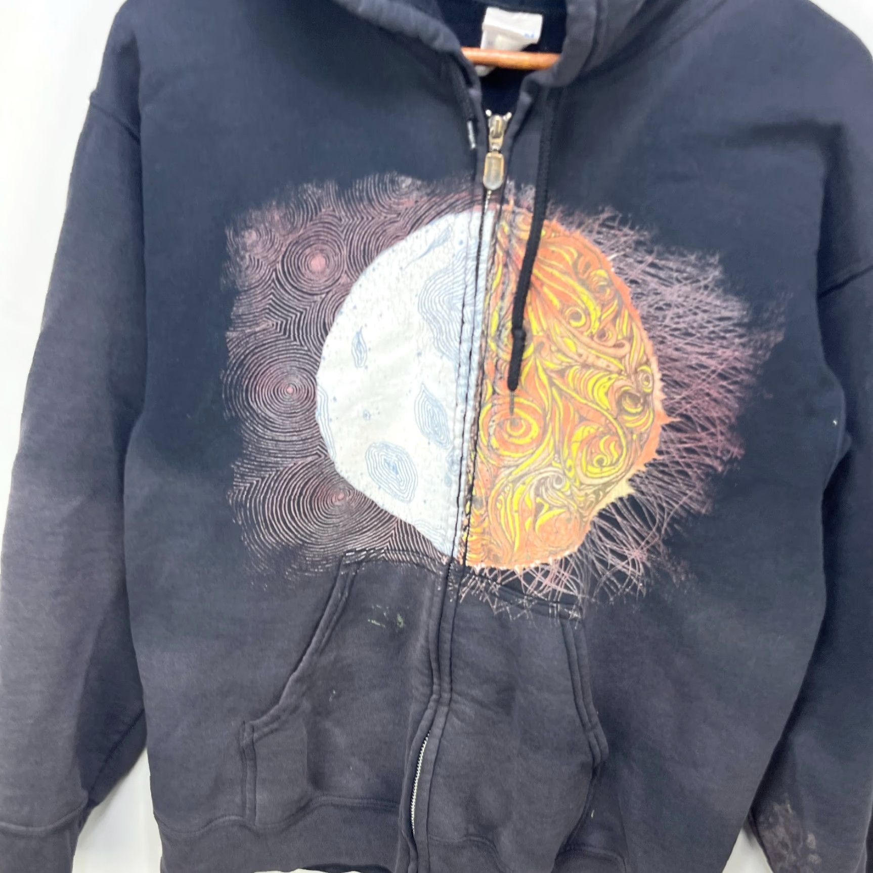 Gildan VINTAGE Darkest Hour Band Hoodie Medium Mens Black Full Zip Emo Y2K Hardcore Sun Faded Gildan Size US M / EU 48-50 / 2 - 4 Thumbnail