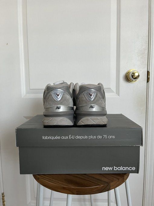 New Balance New Balance 990v5 Sneakers Size US 9 / EU 42 - 2 Thumbnail