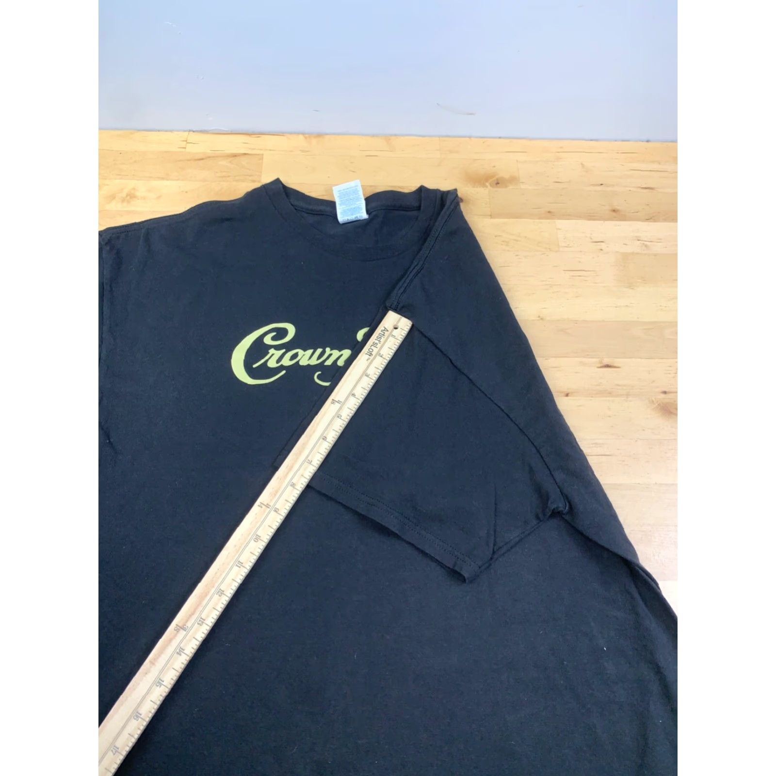 Delta VINTAGE Crown Royal T Shirt Mens XL Black Crew Neck Casual Size US XL / EU 56 / 4 - 5 Thumbnail