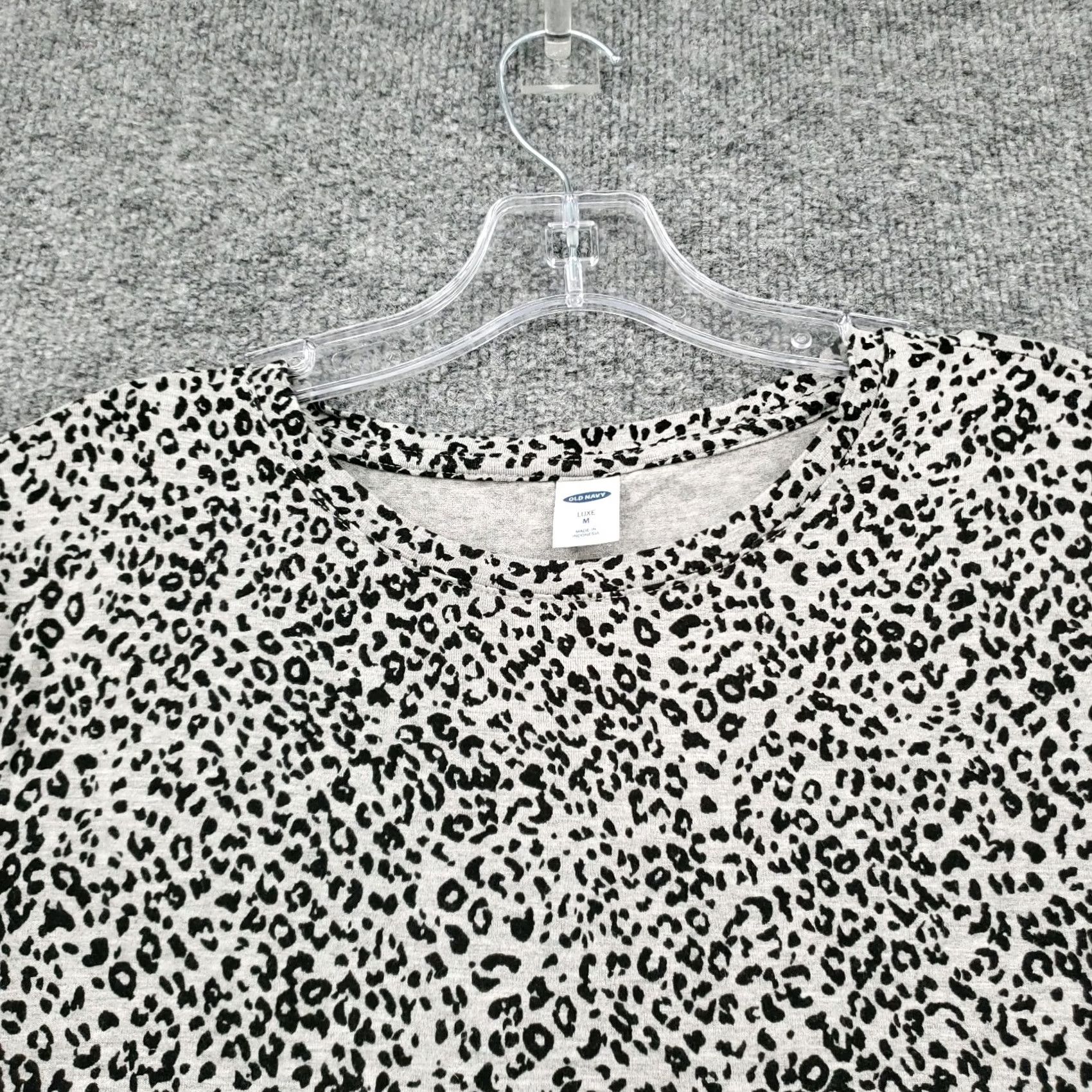 Old Navy Old Navy T-Shirt Womens M Medium Gray Basic Animal Print Short Sleeves Luxe Tee Size M / US 6-8 / IT 42-44 - 5 Thumbnail