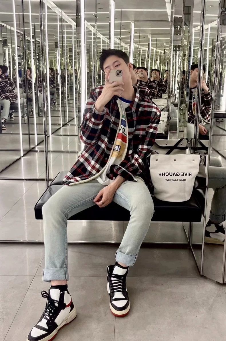 Saint Laurent Paris Saint Laurent Paris Black and white high-top casual sneake Size US 7 / EU 40 - 3 Thumbnail