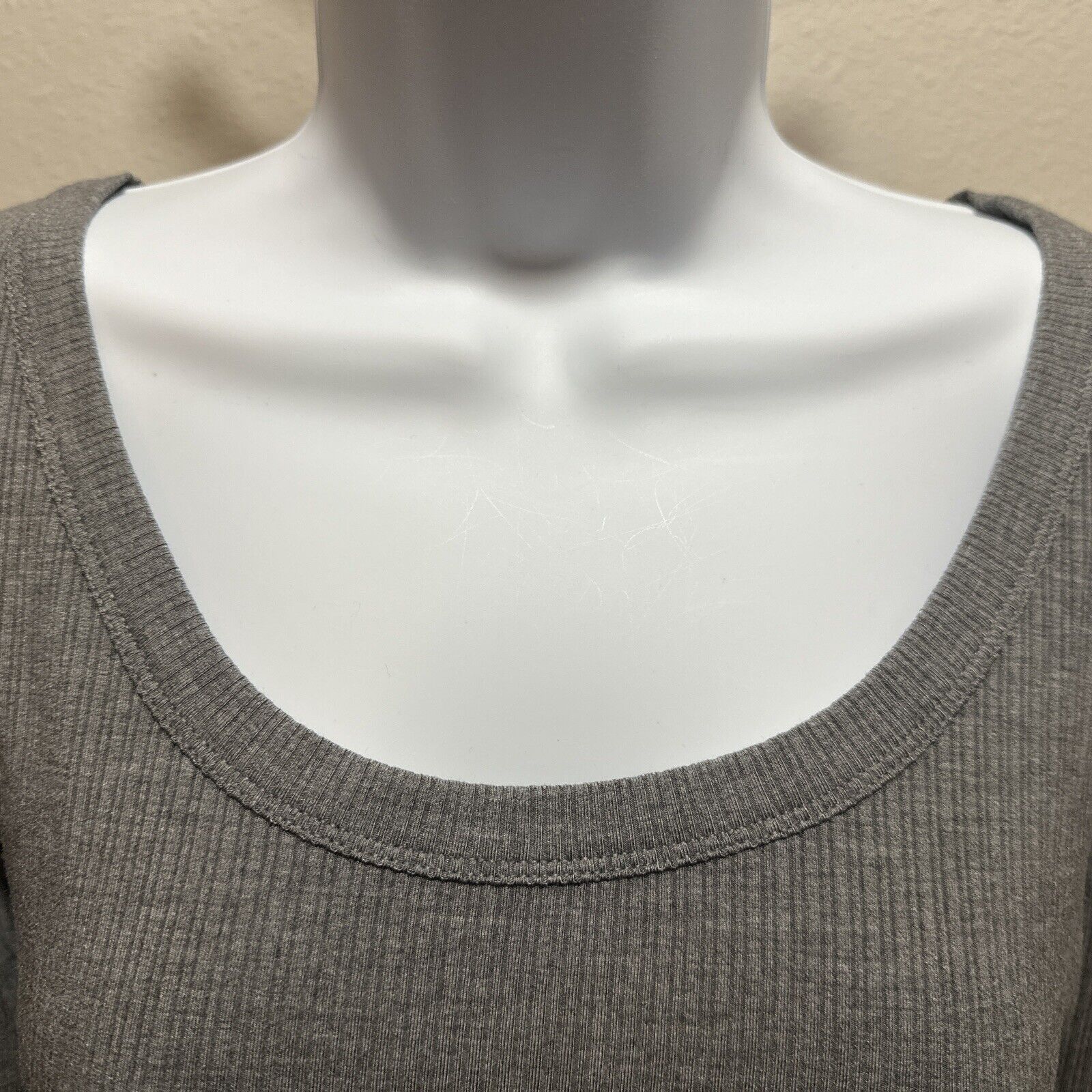 Spanx SPANX Gray Long Sleeve Shapewear Top S Scoop Neck Seamless Size S / US 4 / IT 40 - 3 Thumbnail