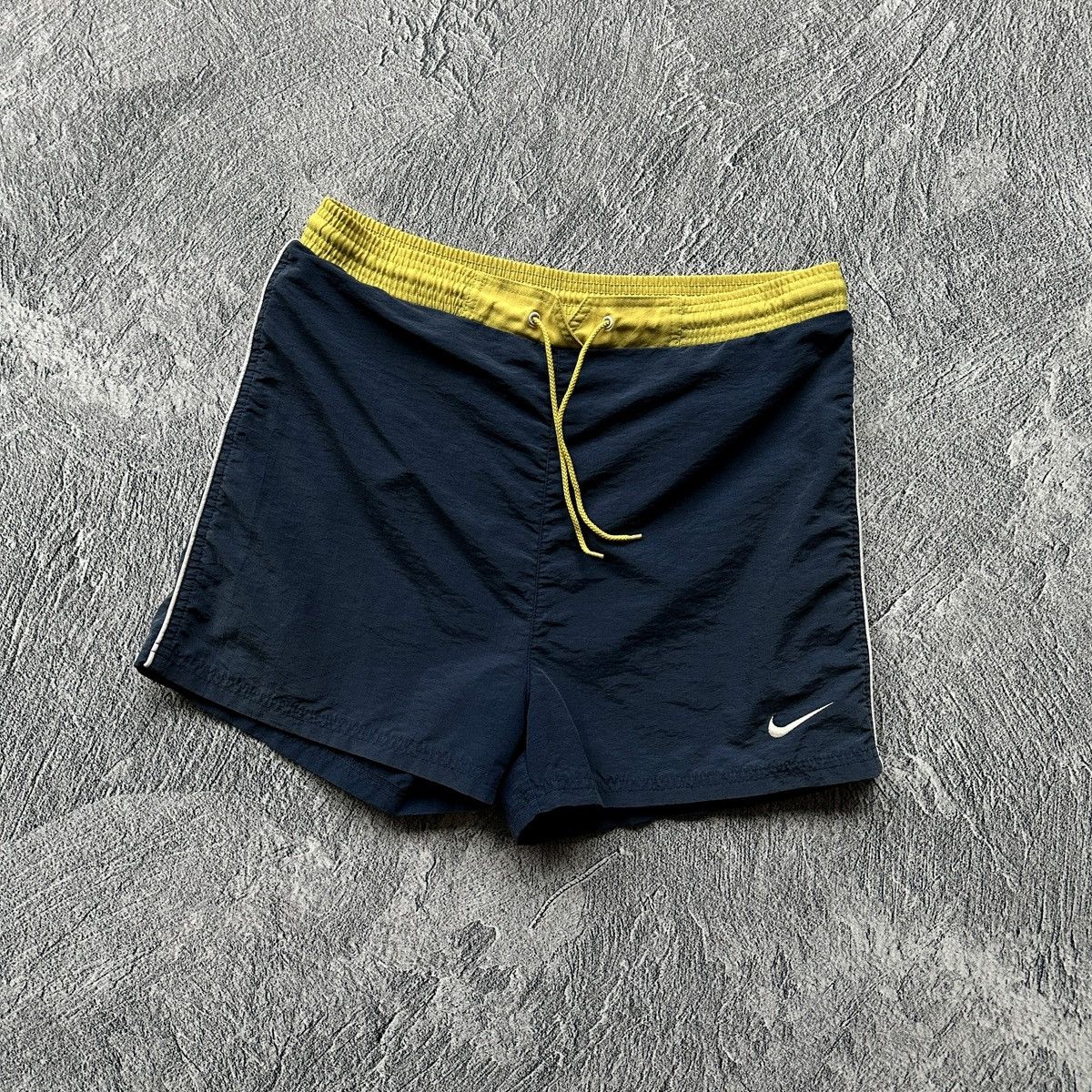 Nike × Vintage Vintage Women’s Nike Shorts Swoosh Big Logo Size: M Size 32" / US 10 / IT 46 - 3 Thumbnail