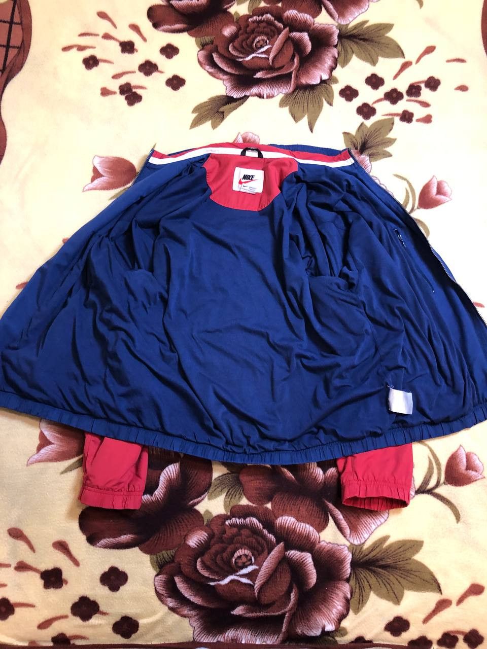 Nike Vintage 90s Nike Maroon Full Zip Windbreaker Jacket Size US L / EU 52-54 / 3 - 22 Thumbnail