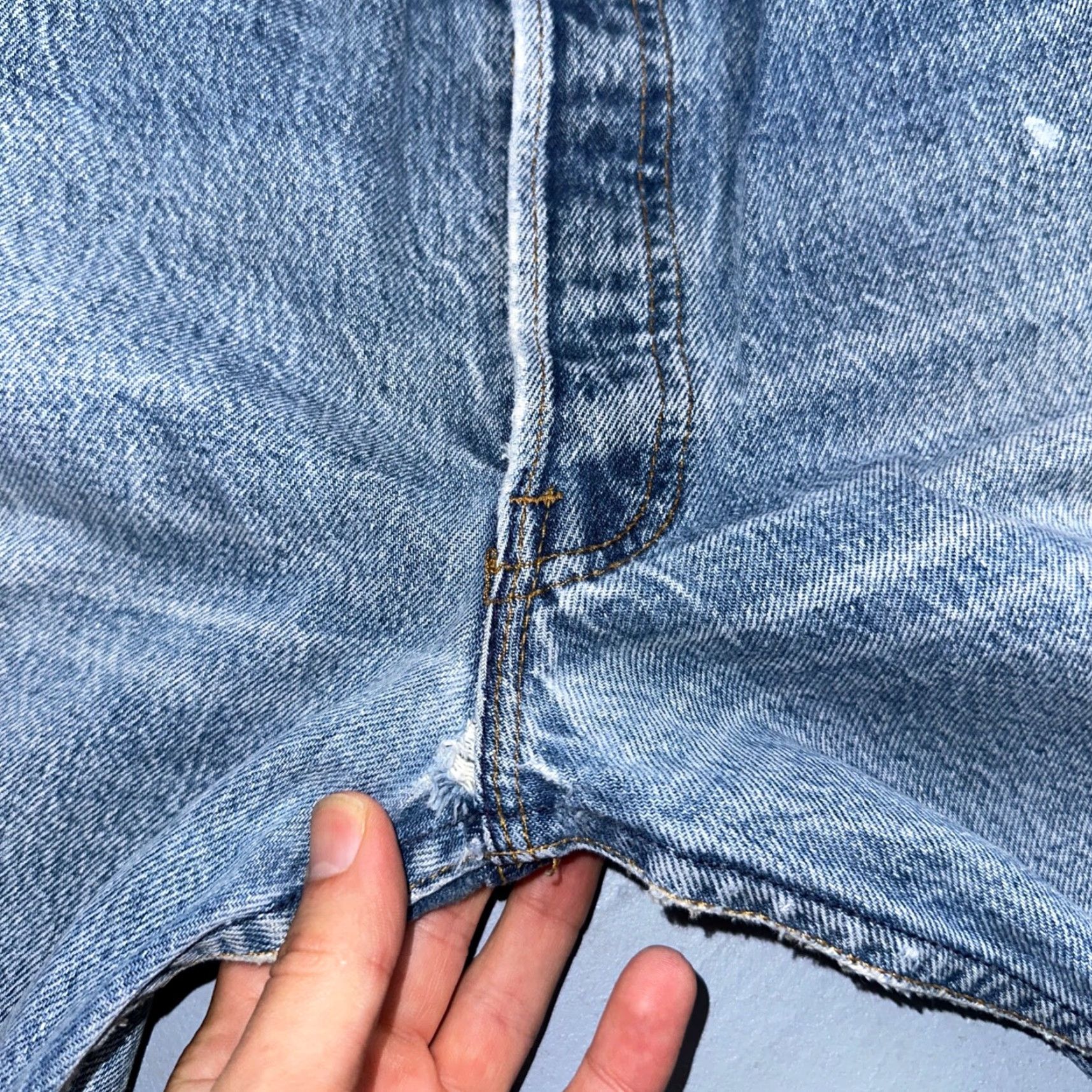Levi's VINTAGE Levis 501 90s USA XX Straight Leg Jeans 35x36 Blue Light Wash 32x32 Men Size US 35 - 6 Thumbnail