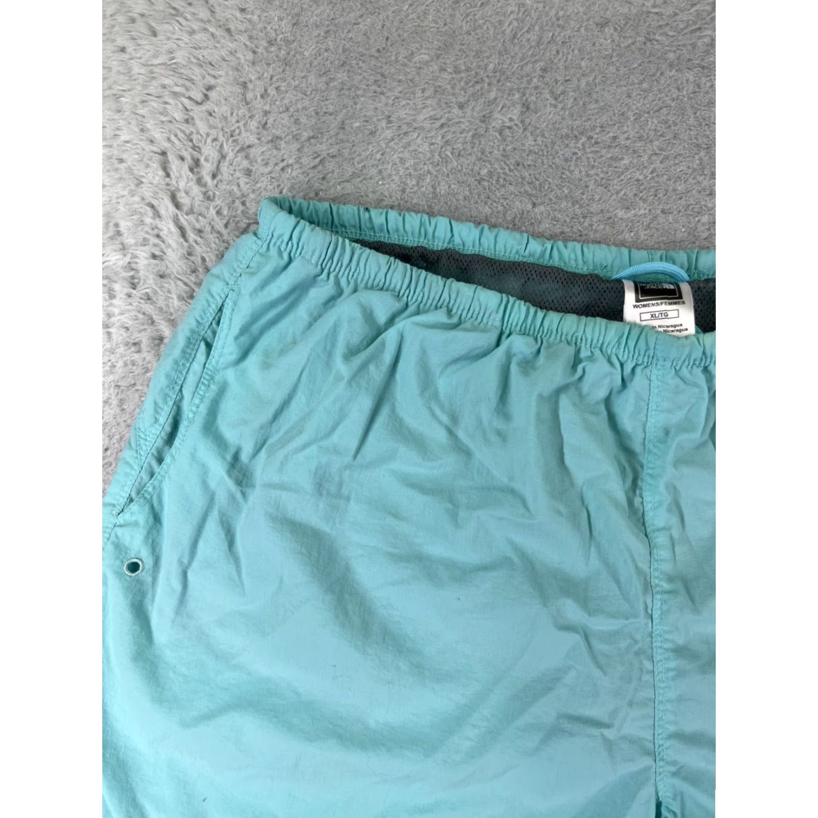 The North Face The North Face Shorts Womens Extra Large Blue 100% Nylon Running Gym Lined READ Size 40" / US 18 - 4 Thumbnail