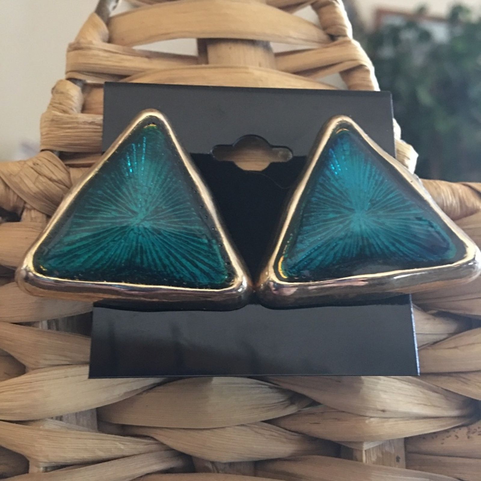 Vintage Vintage teal blue resin gold tone triangle earring Size ONE SIZE - 1 Thumbnail
