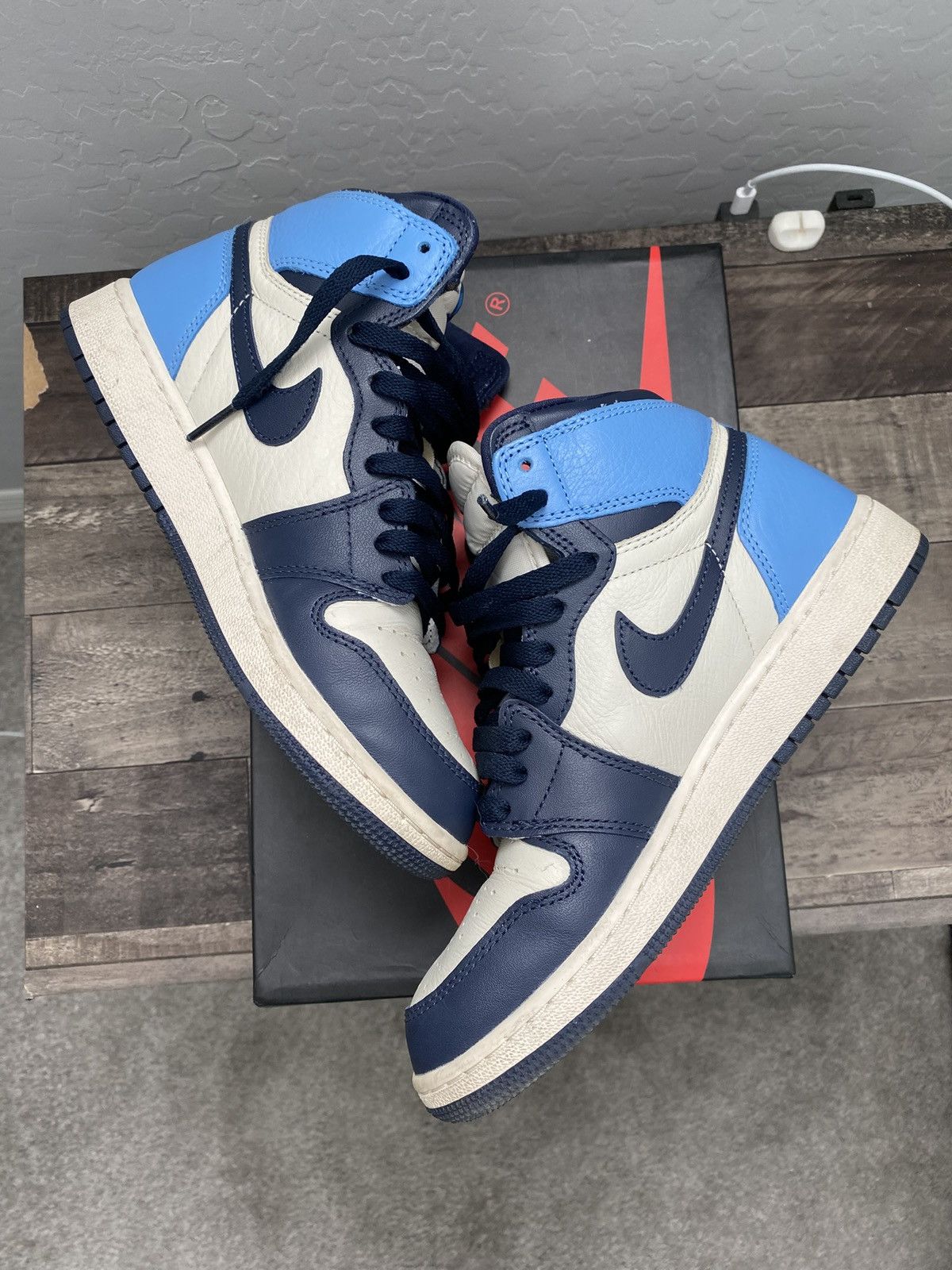 Jordan Brand × Nike Jordan 1 Obsidian Size US 6 / EU 39 - 2 Thumbnail