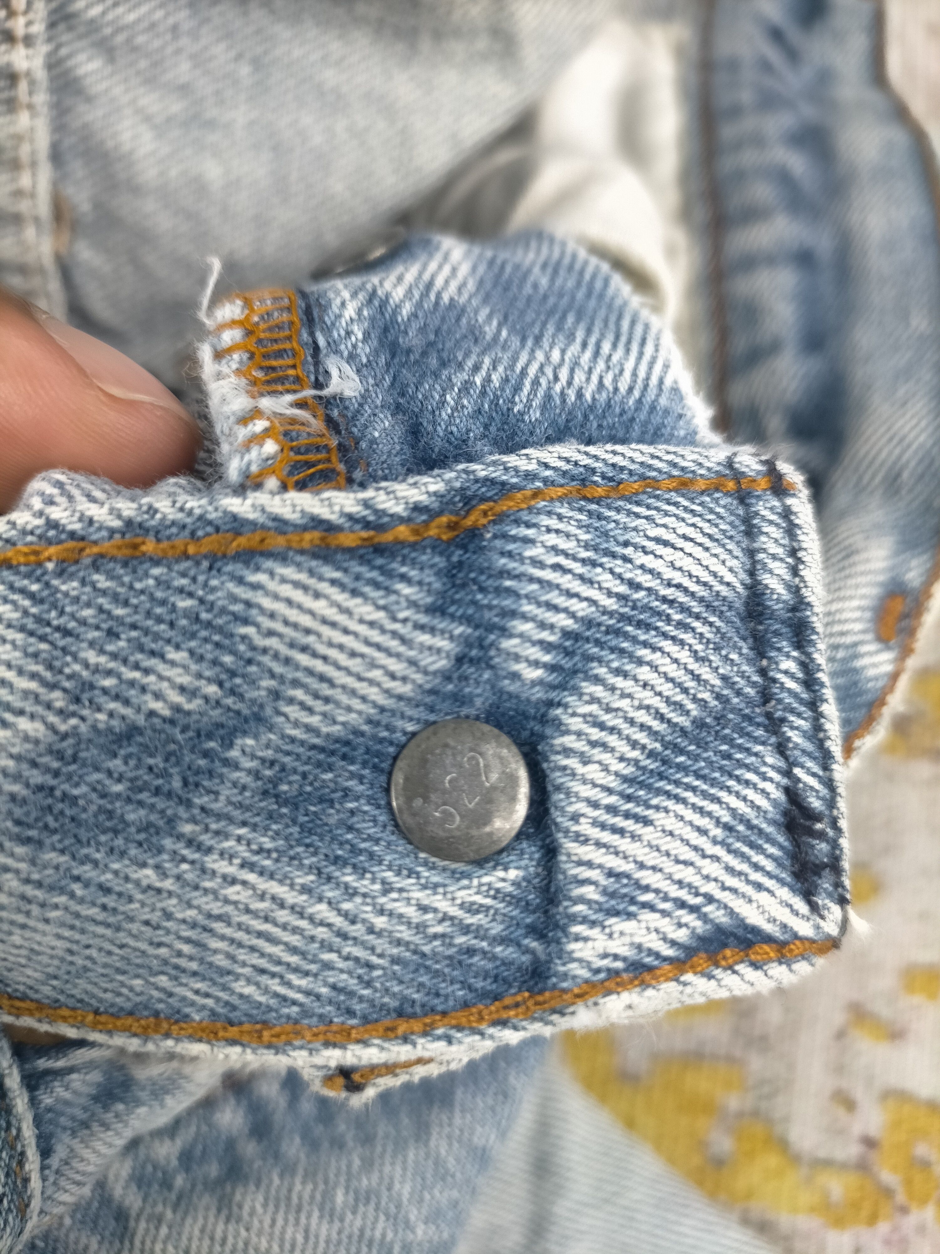 Levi's 🔥 Vtg 80s Levis 501 Button 522 Light Wash Distressed Jeans Size US 31 - 8 Thumbnail