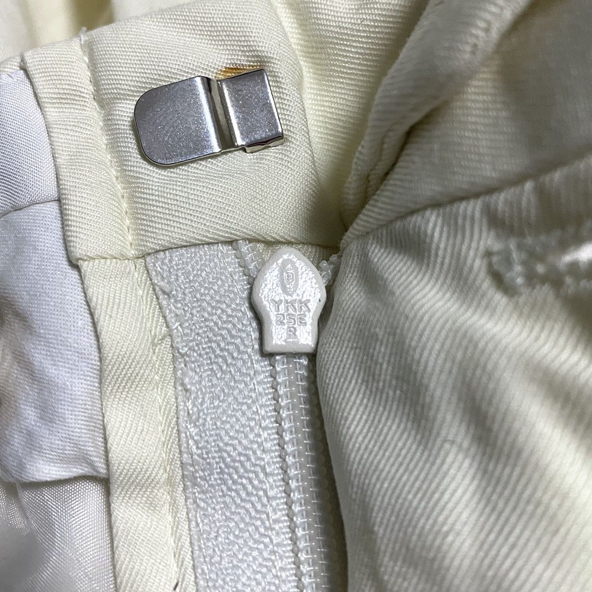 Brioni Brioni Roma Beige Pleated Casual Luxury Chino Pants Trousers Size US 31 - 18 Thumbnail