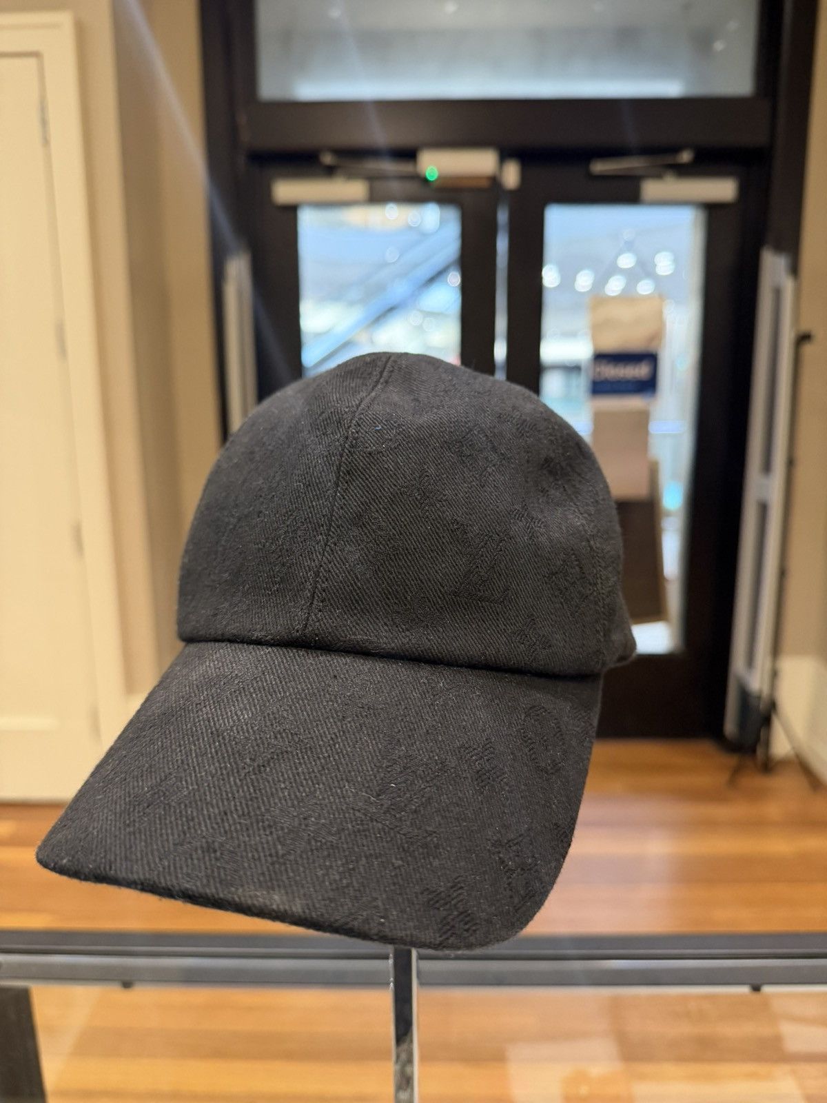 Louis Vuitton Louis Vuitton Monogram Essential Cap Size ONE SIZE - 1 Thumbnail