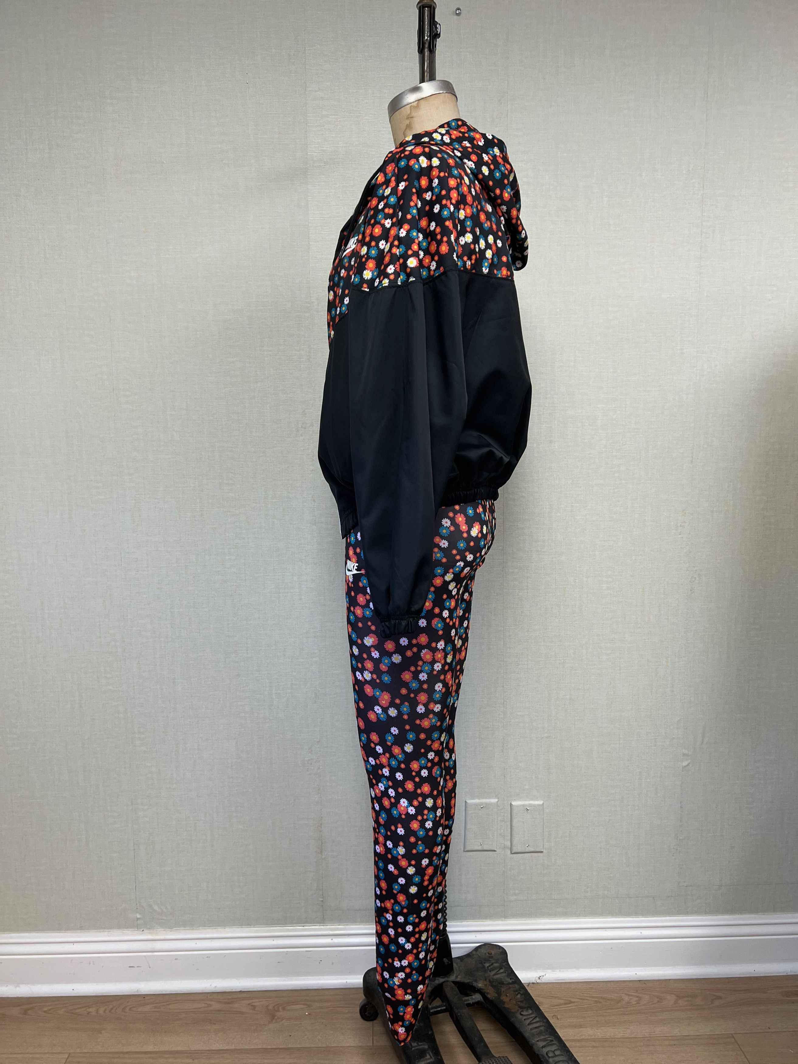 Nike EUC 3 Piece Nike Track Suit Jacket Sweatshirt Leggings Small Size S / US 4 / IT 40 - 3 Thumbnail