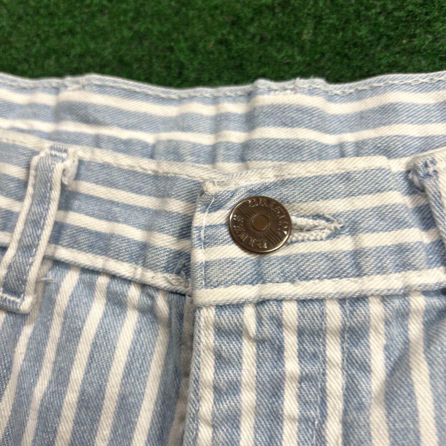 Vintage Vintage 90's Bristol Blues Denim Short Size. 33" Measures. 31X9 See Photos Size 24" / US 00 / IT 34 - 6 Thumbnail