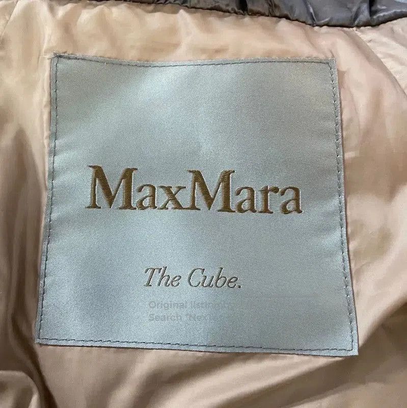 Max Mara MaxMara Women's Black Nylon Down Coat . Size M / US 6-8 / IT 42-44 - 4 Thumbnail