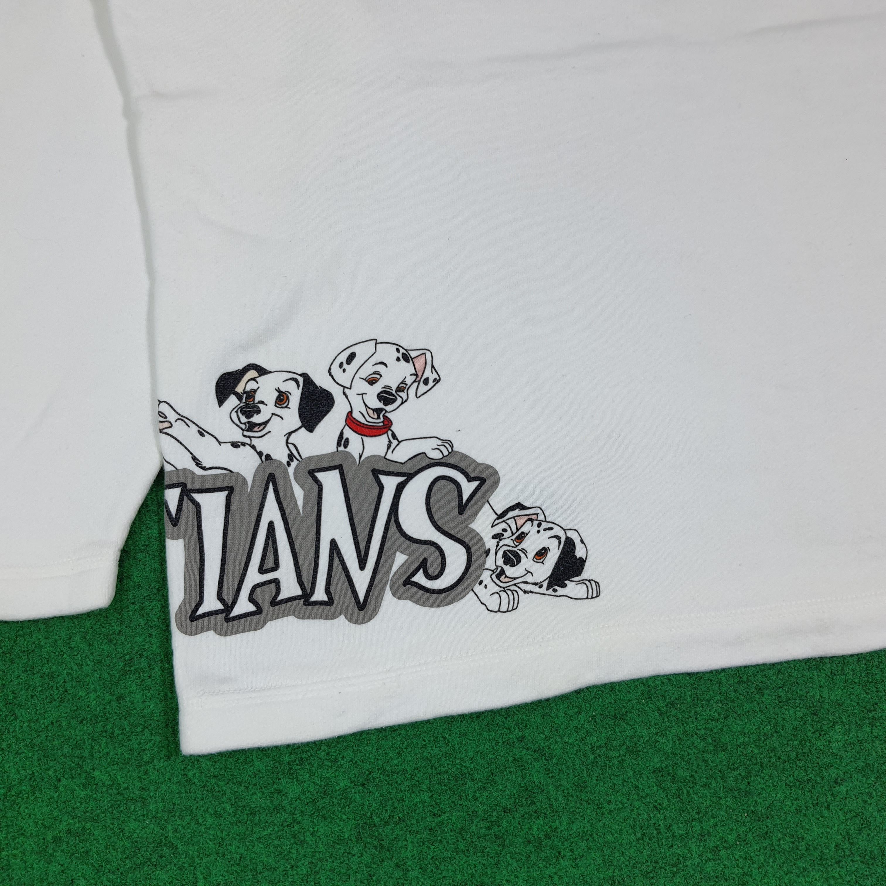 Disney Vintage 90s Tokyo Disney 101 Dalmatians Sweatshirt C283N26 Size US M / EU 48-50 / 2 - 3 Thumbnail