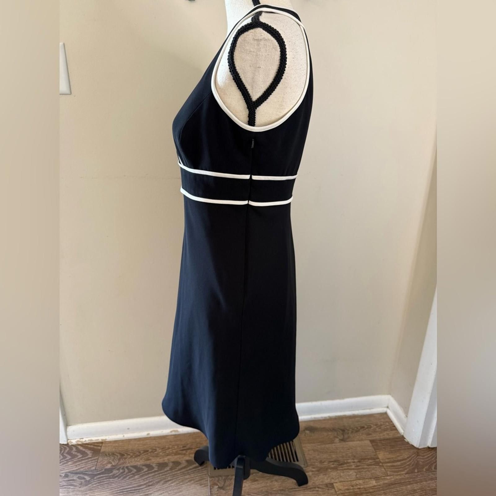 Evan Picone Evan-Picone chic black sleeveless midi dress white trim 8P Size M / US 6-8 / IT 42-44 - 2 Thumbnail